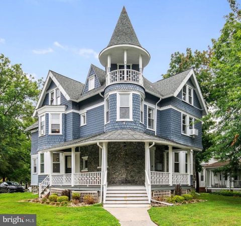 Multifamily For Sale - 315 N Swarthmore Avenue<br/> Delaware County, RIDLEY PARK, PA 19078