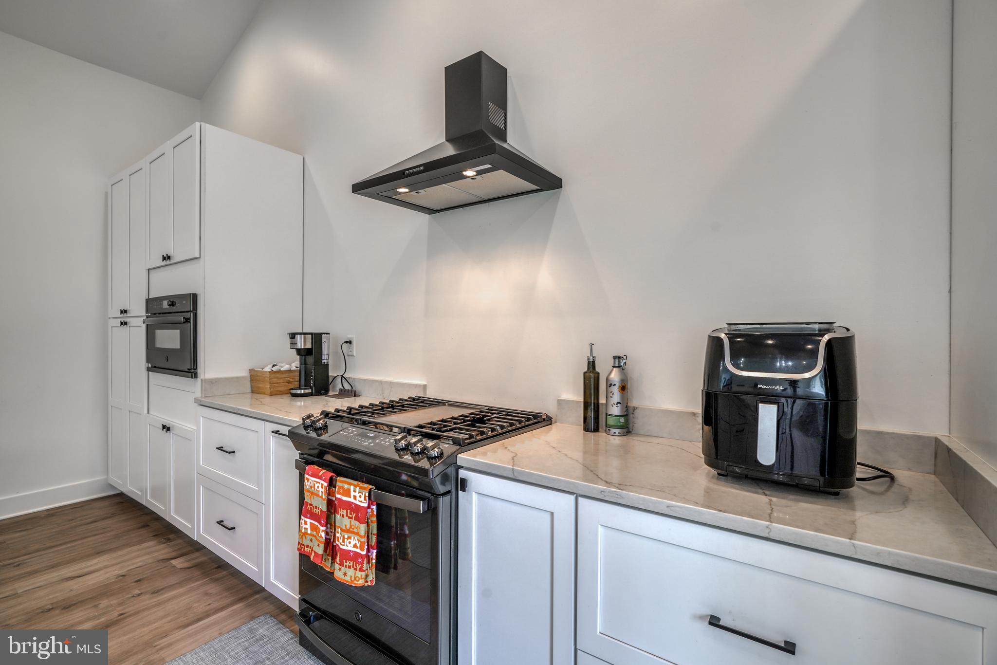 AURORA HILLS - Residential