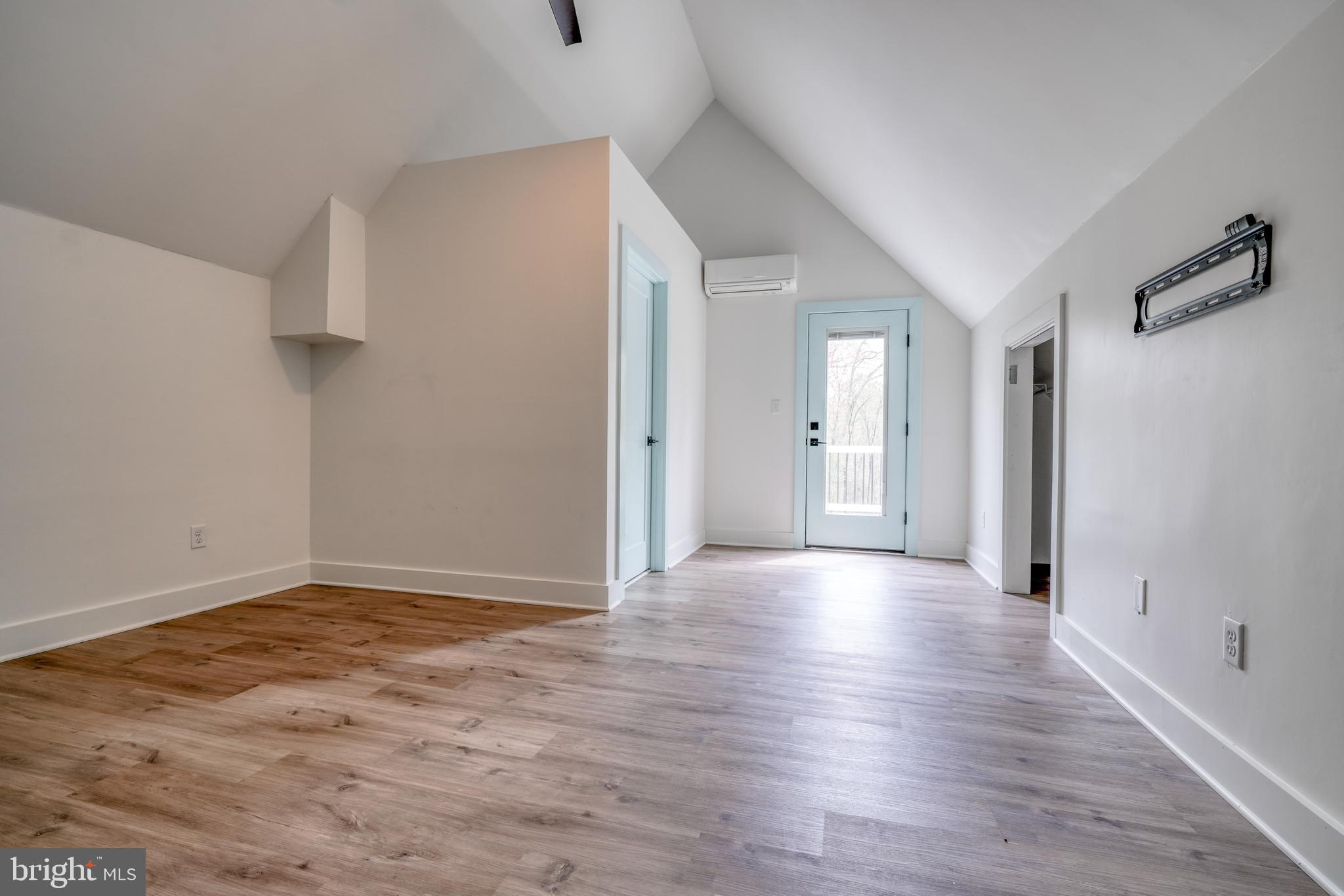 AURORA HILLS - Residential