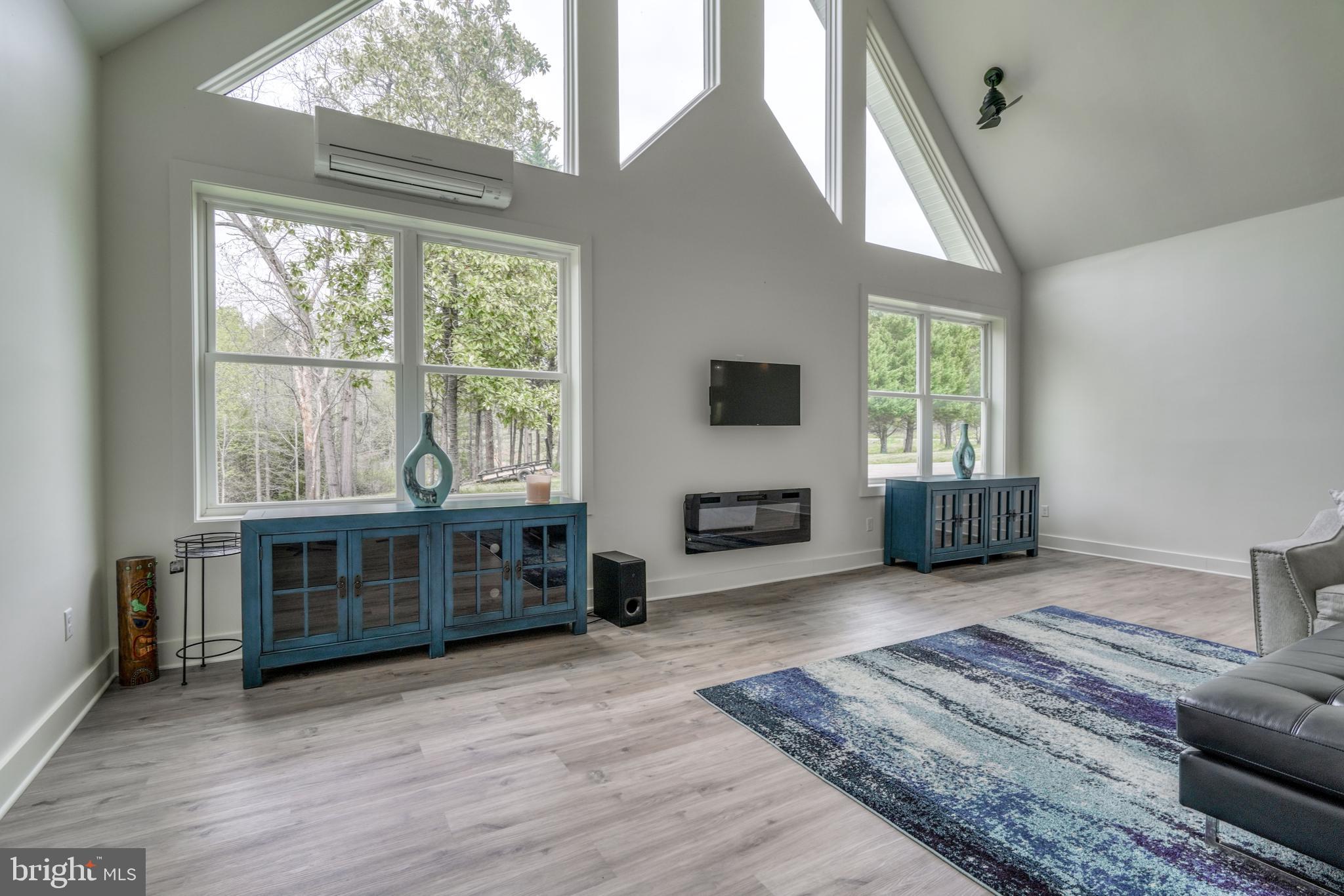 AURORA HILLS - Residential