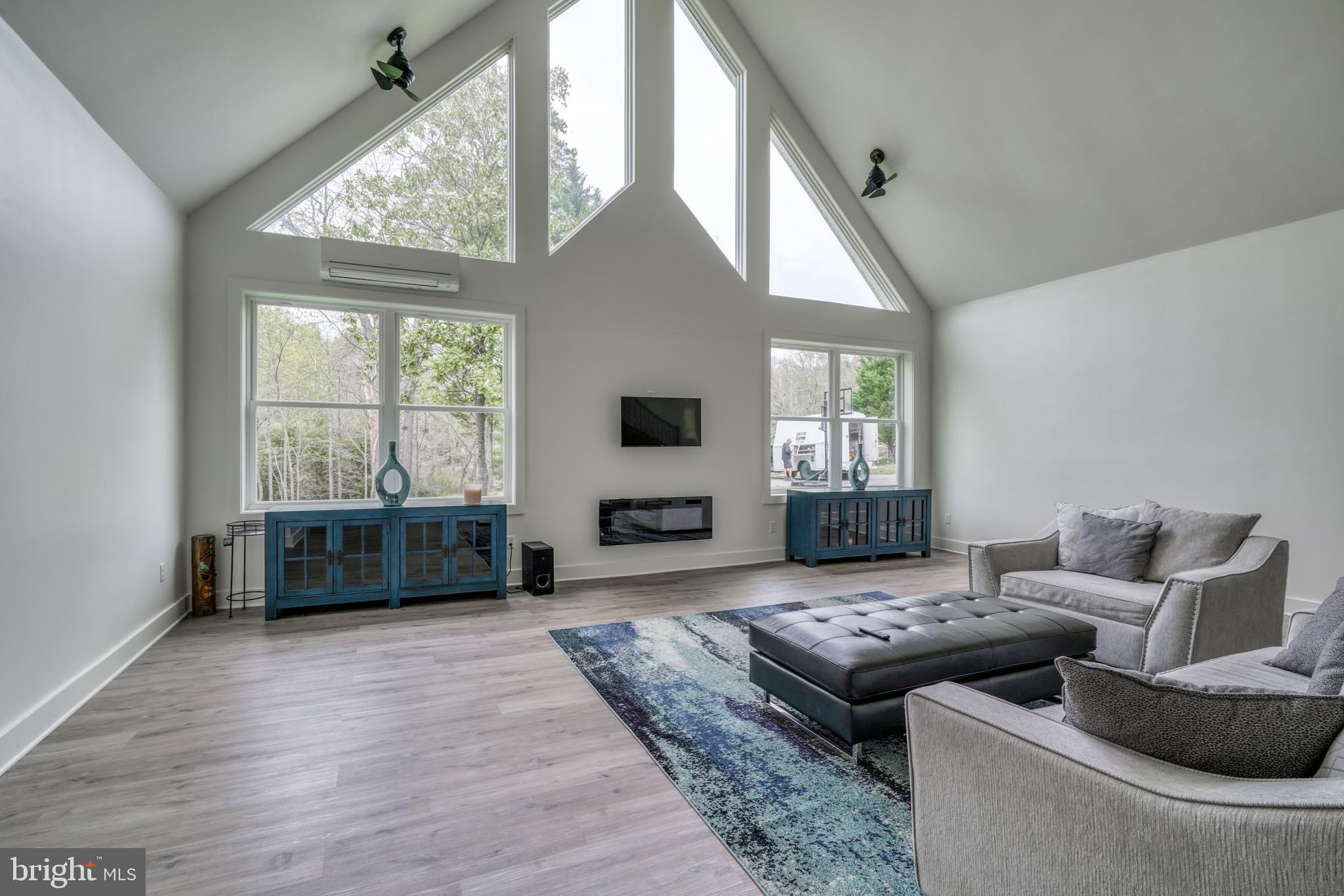 AURORA HILLS - Residential