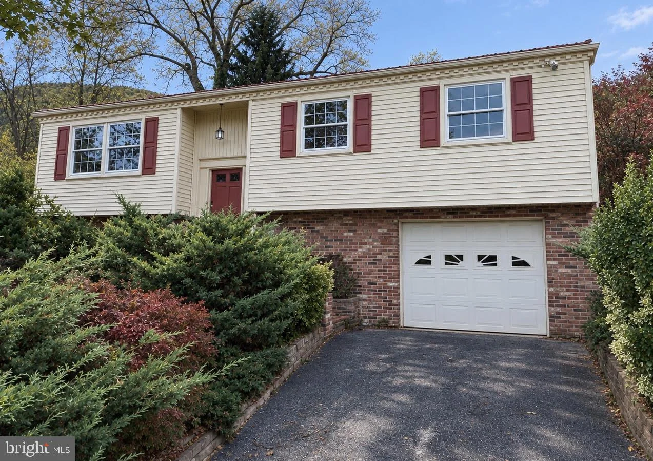 13802 Cardinal Drive SE, Cumberland, MD 21502