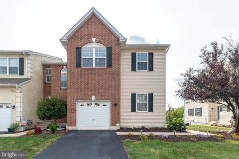 Photo of 85 Green View Drive, POTTSTOWN, PA 19464 (MLS # PAMC2192274)