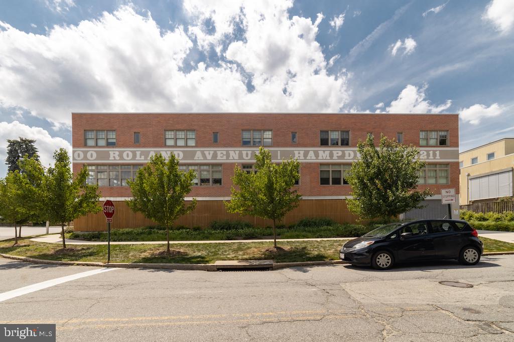 HAMPDEN HISTORIC DISTRICT - Residential Lease