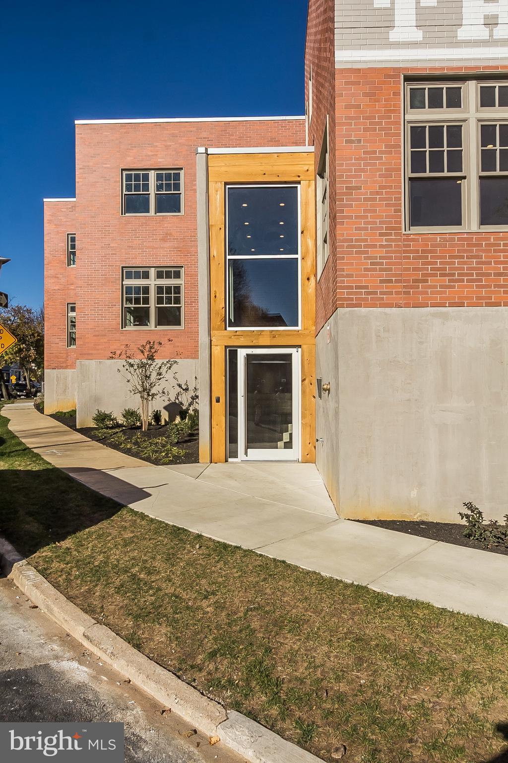 HAMPDEN HISTORIC DISTRICT - Residential Lease