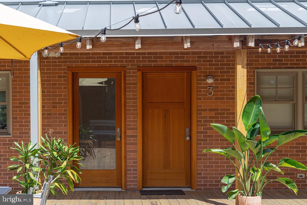 HAMPDEN HISTORIC DISTRICT - Residential Lease