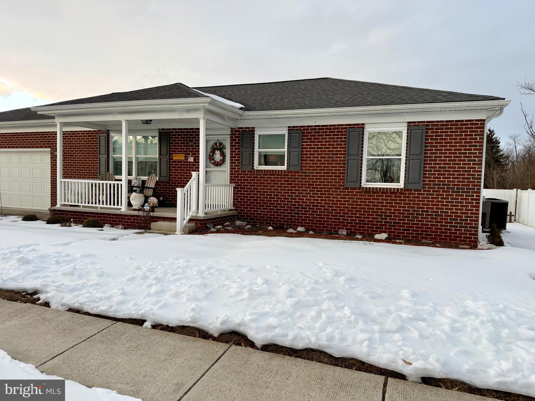 101 E ELIZABETH STREET