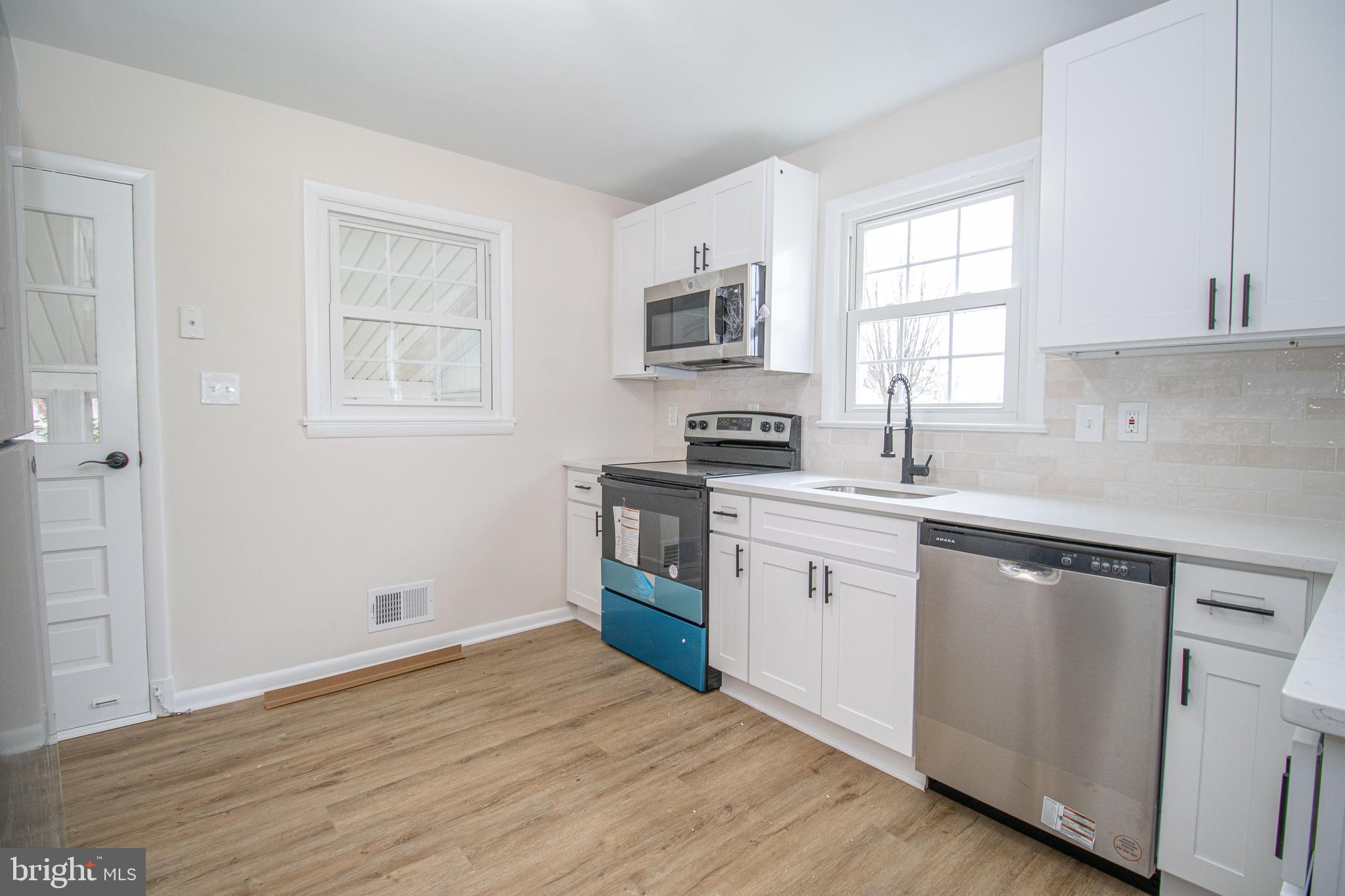 RIVIERA BEACH - Residential