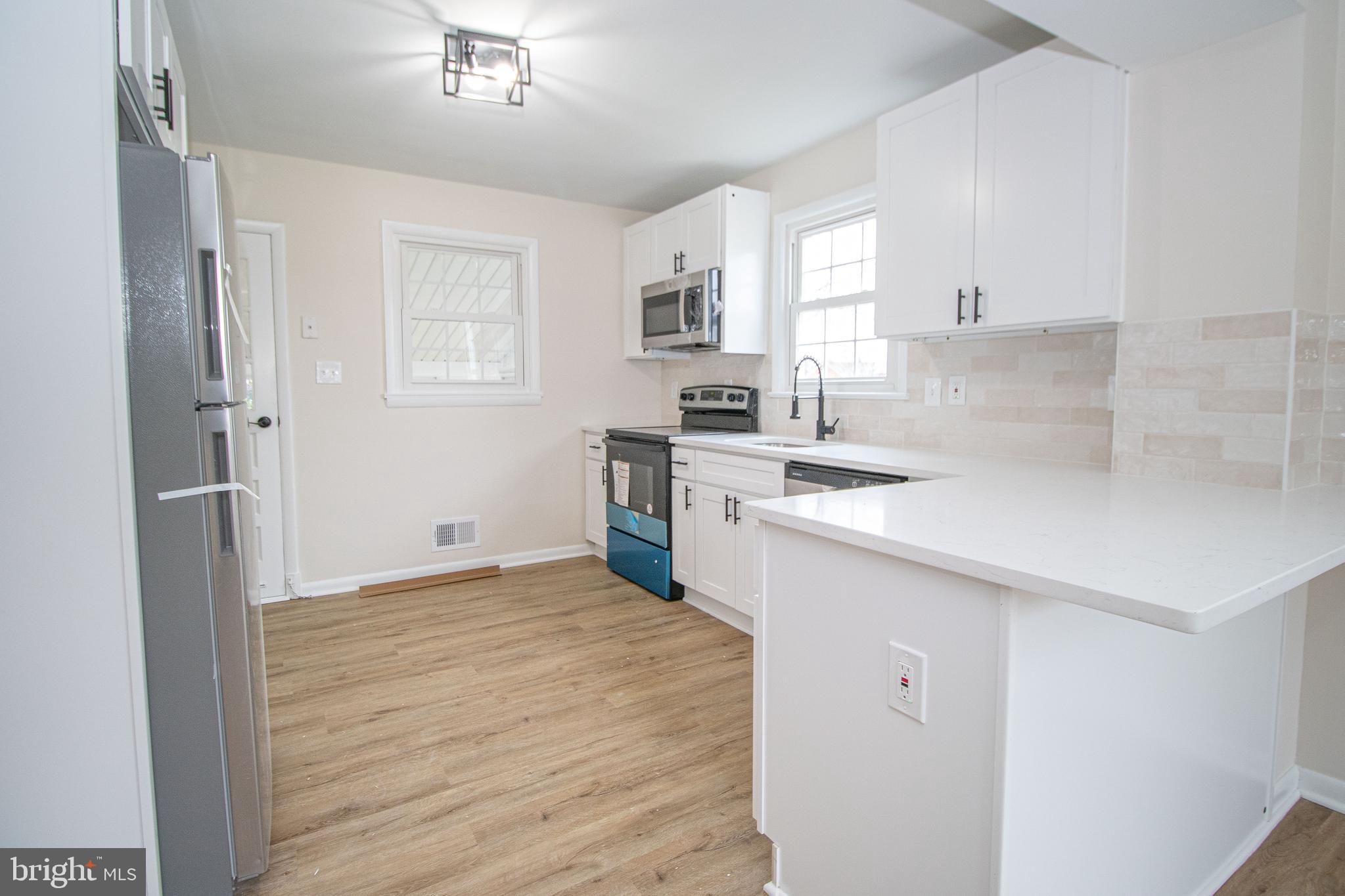 RIVIERA BEACH - Residential