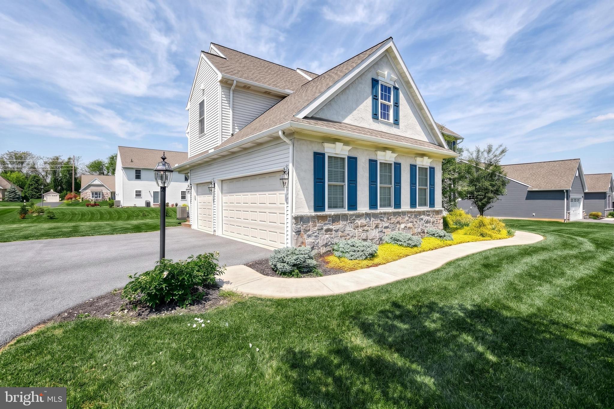 STRATHFORD MEADOWS - Residential