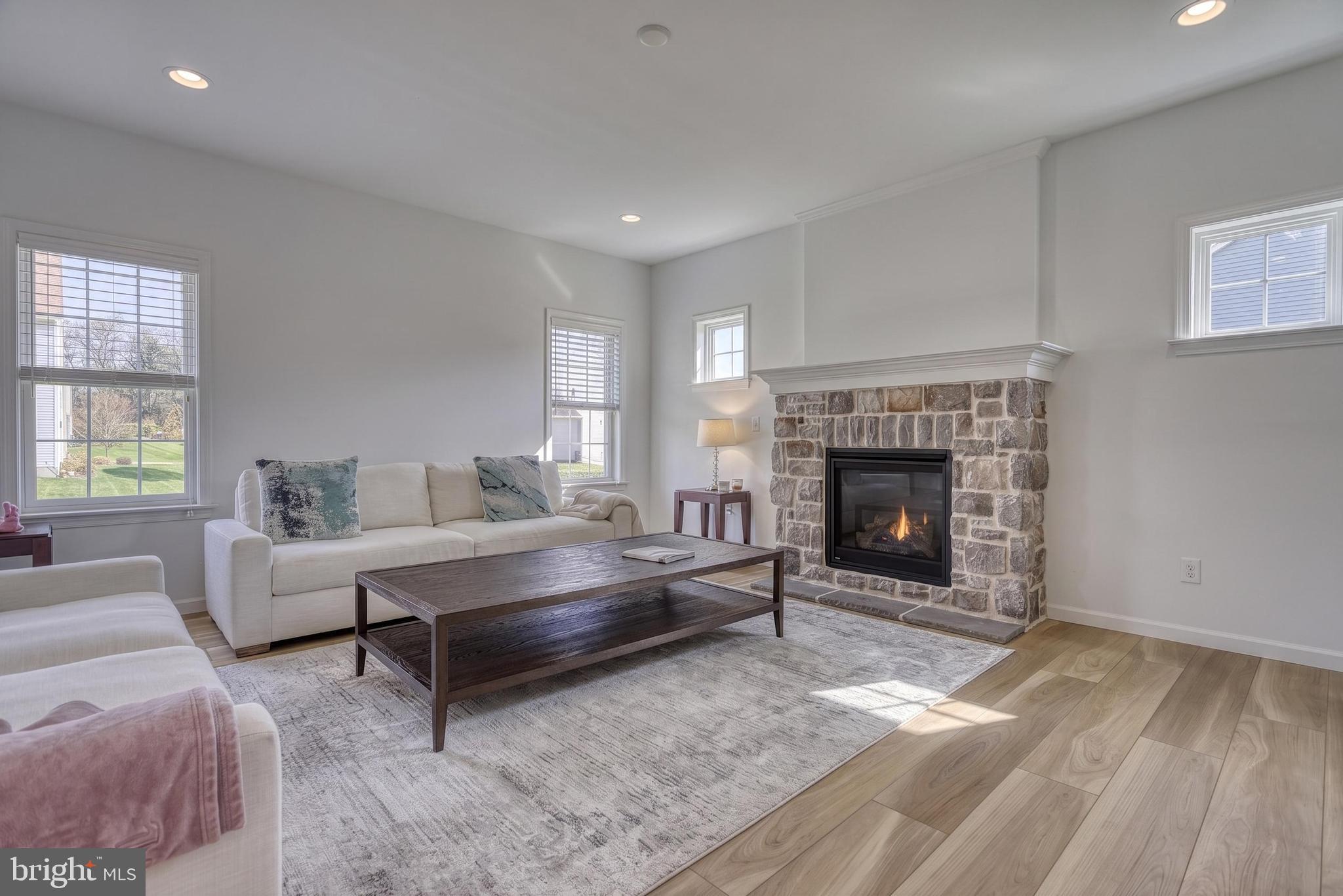 STRATHFORD MEADOWS - Residential