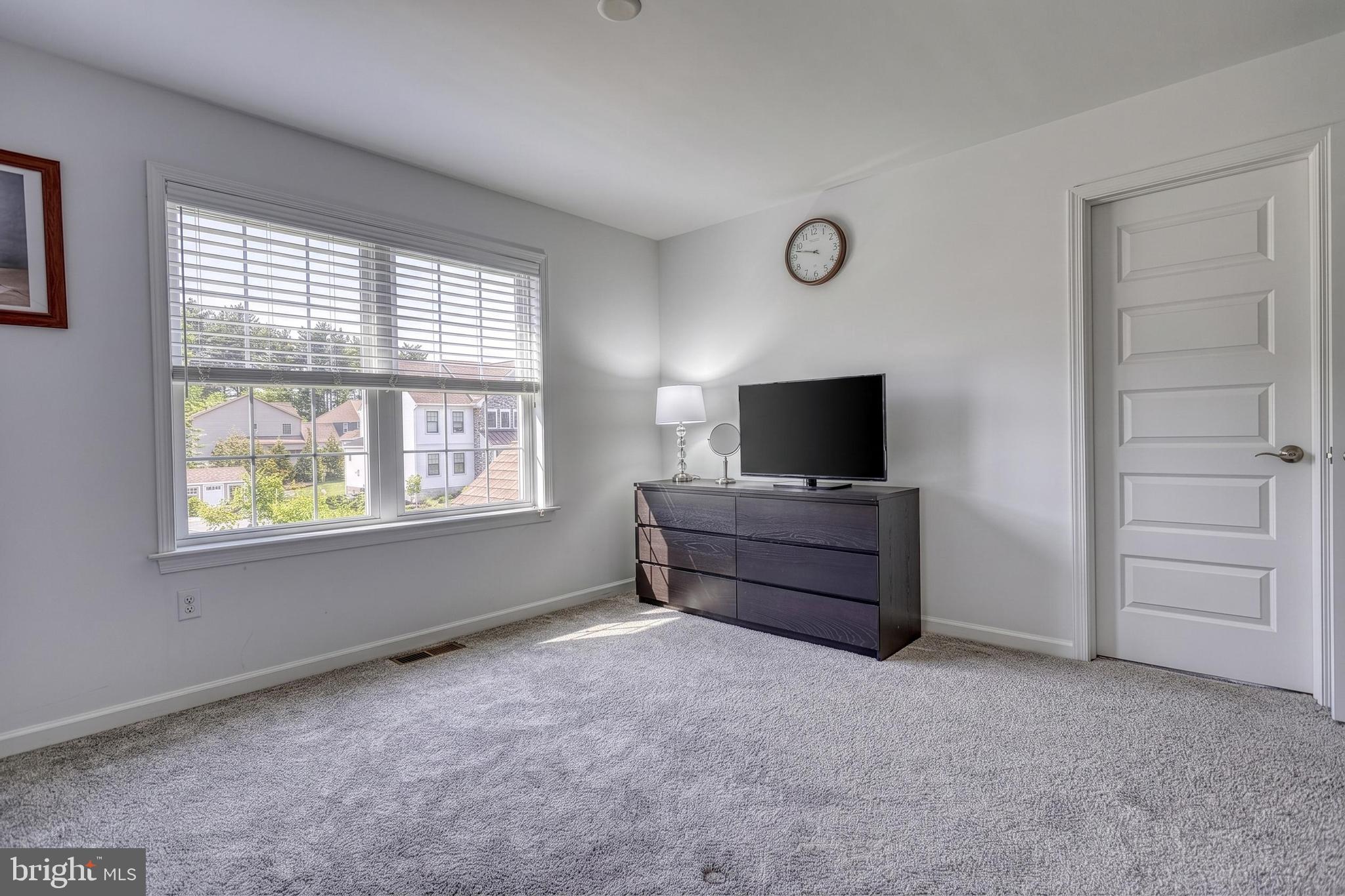 STRATHFORD MEADOWS - Residential