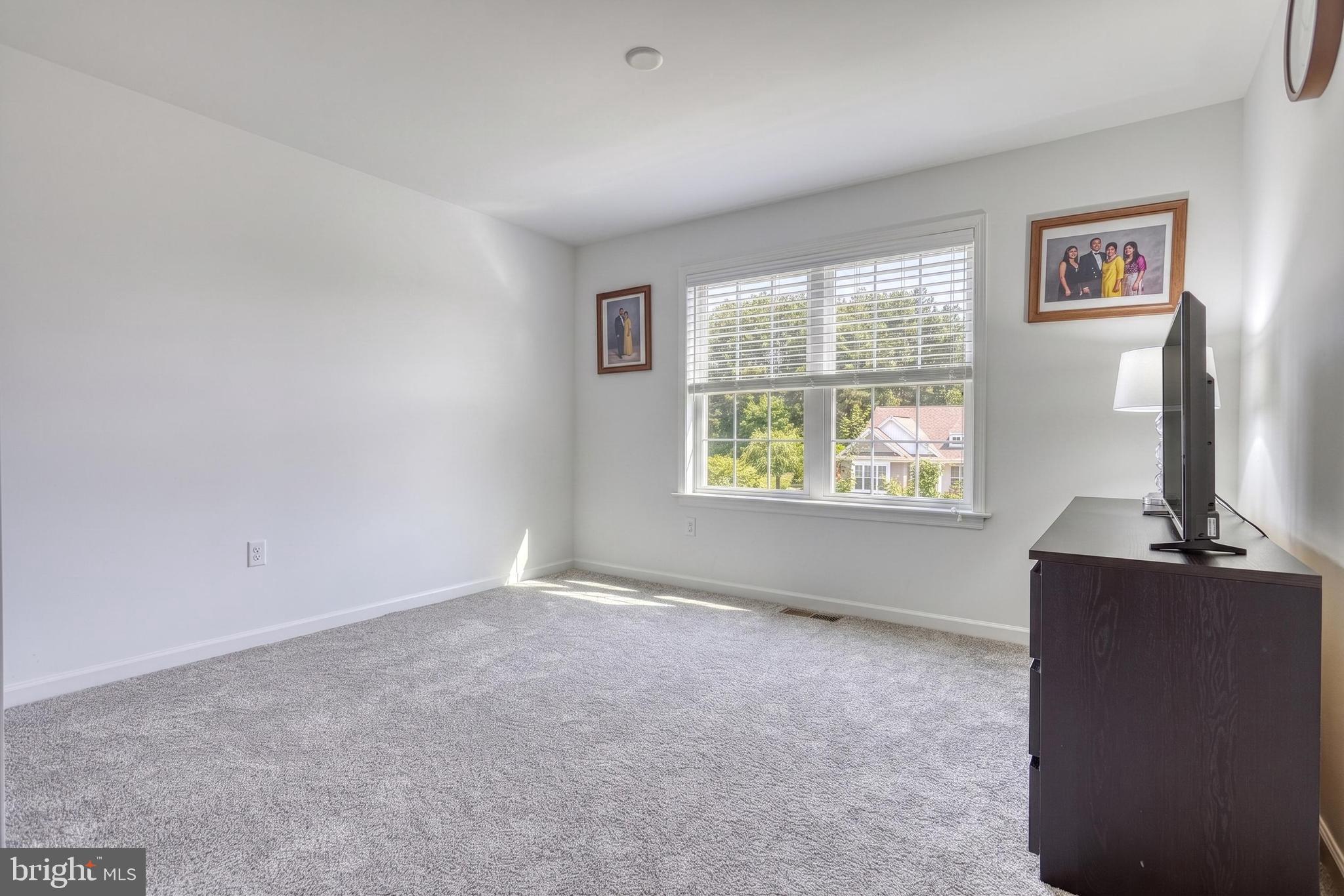STRATHFORD MEADOWS - Residential