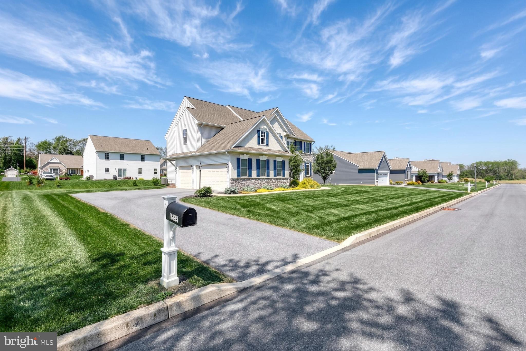 1549 CAMBRIDGE DRIVE