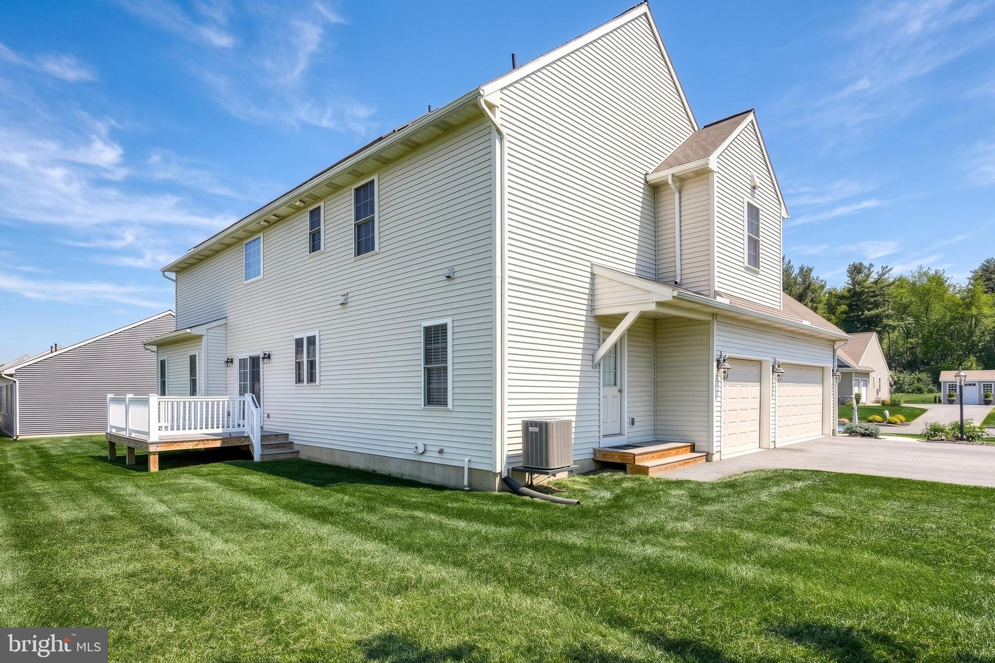STRATHFORD MEADOWS - Residential