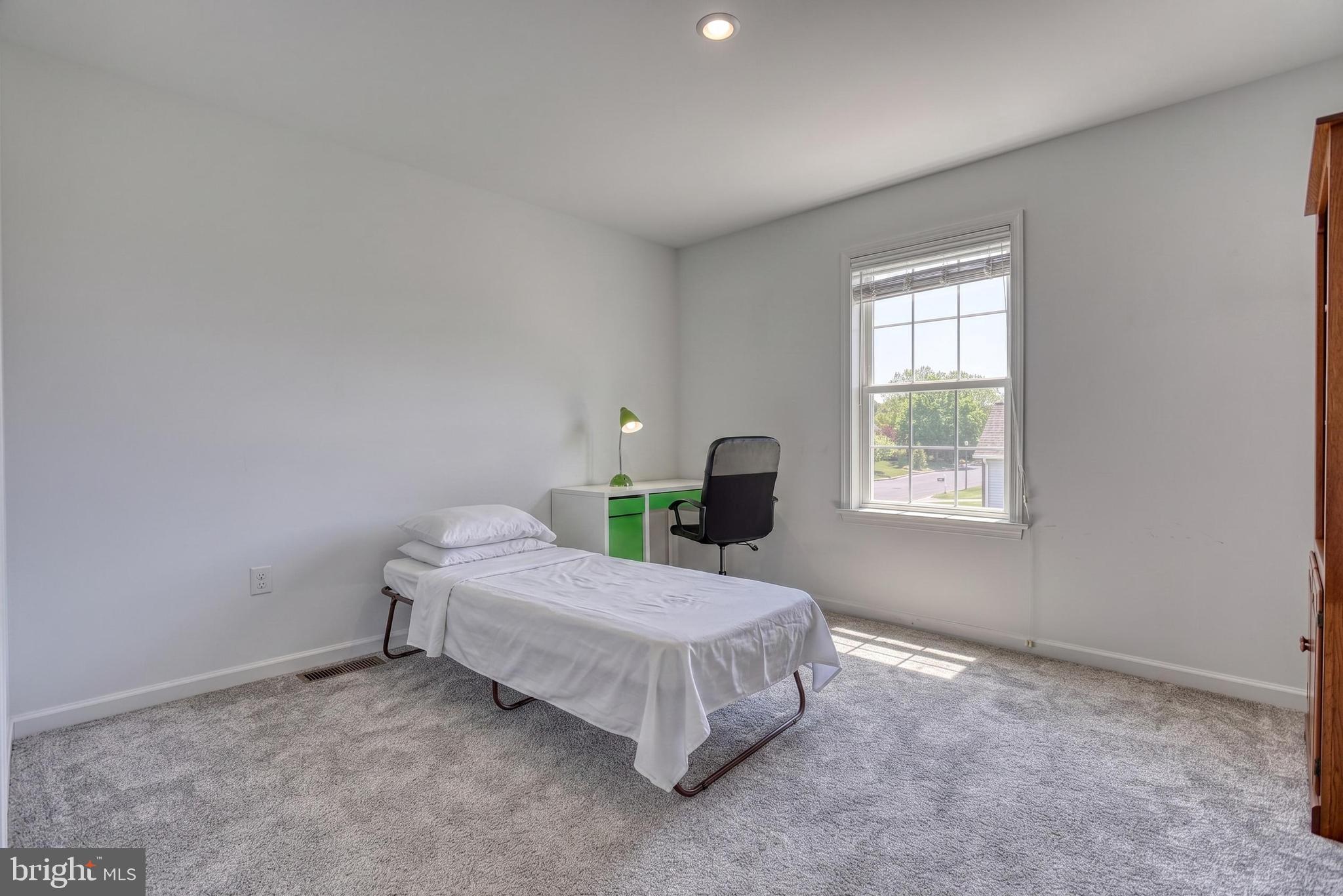 STRATHFORD MEADOWS - Residential