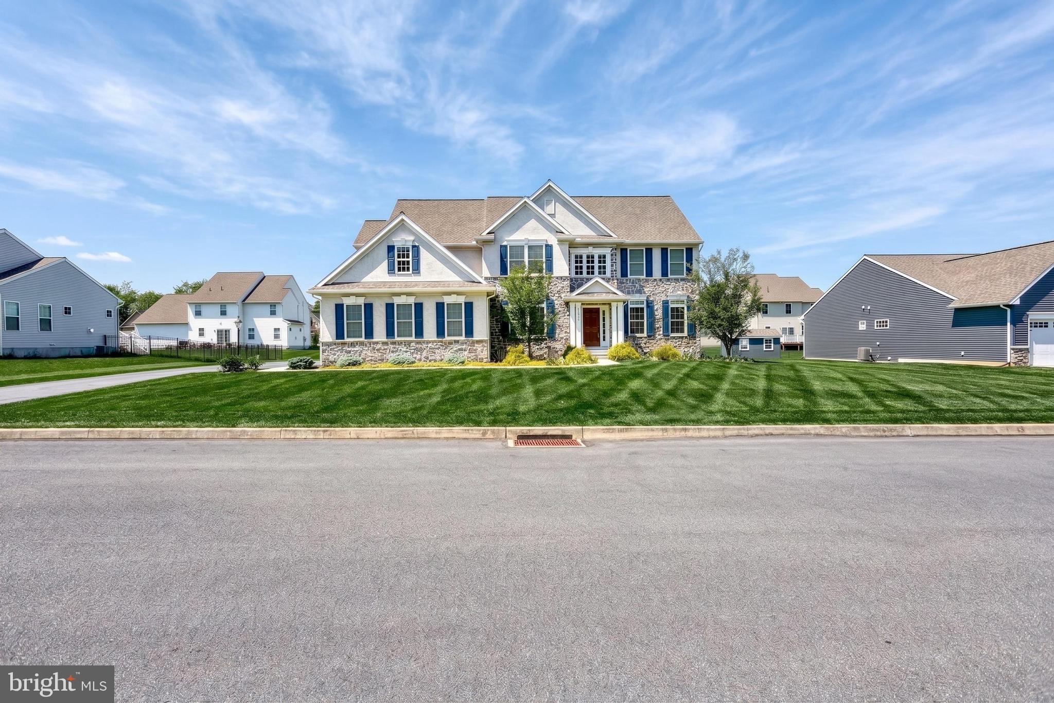 1549 CAMBRIDGE DRIVE