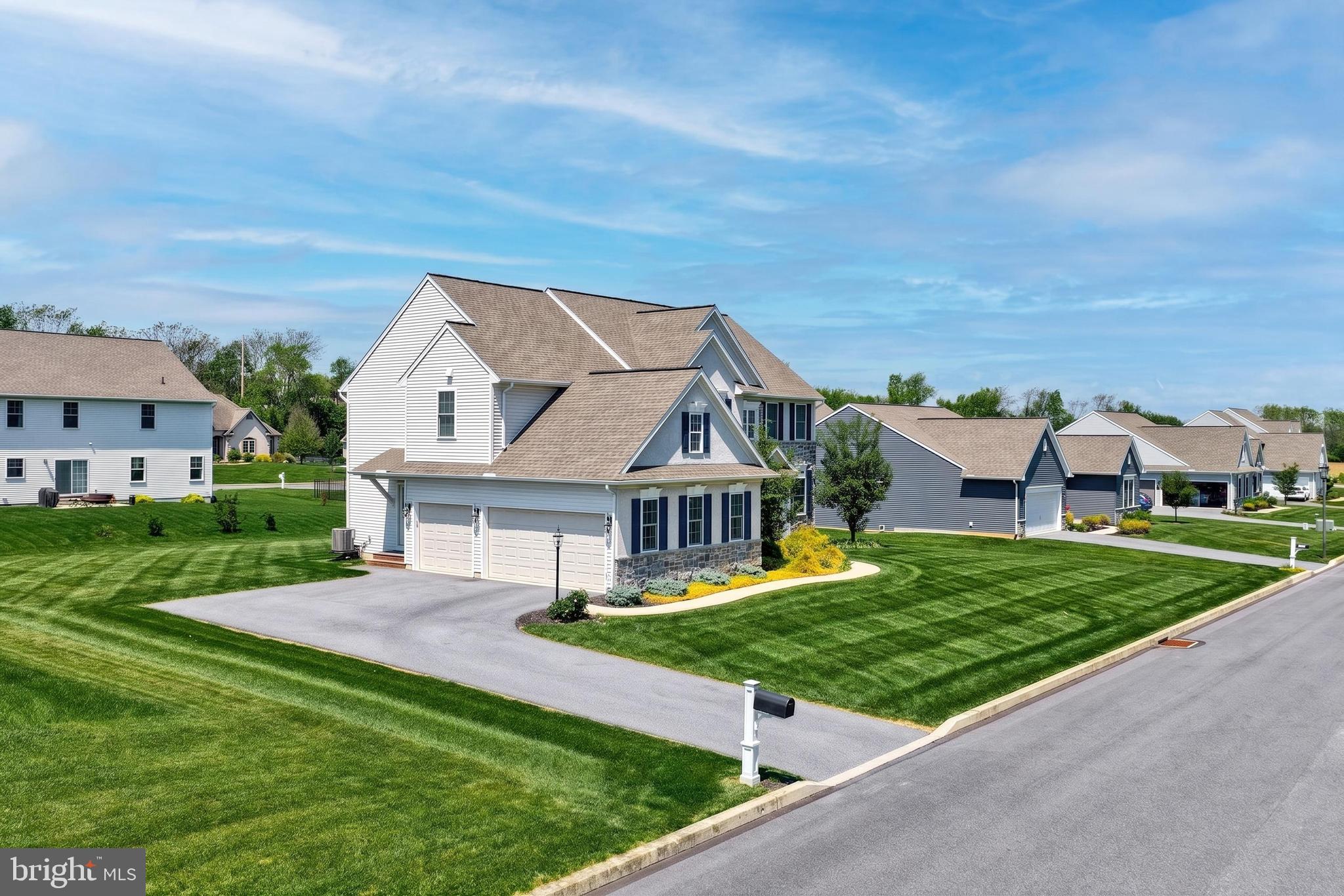 STRATHFORD MEADOWS - Residential