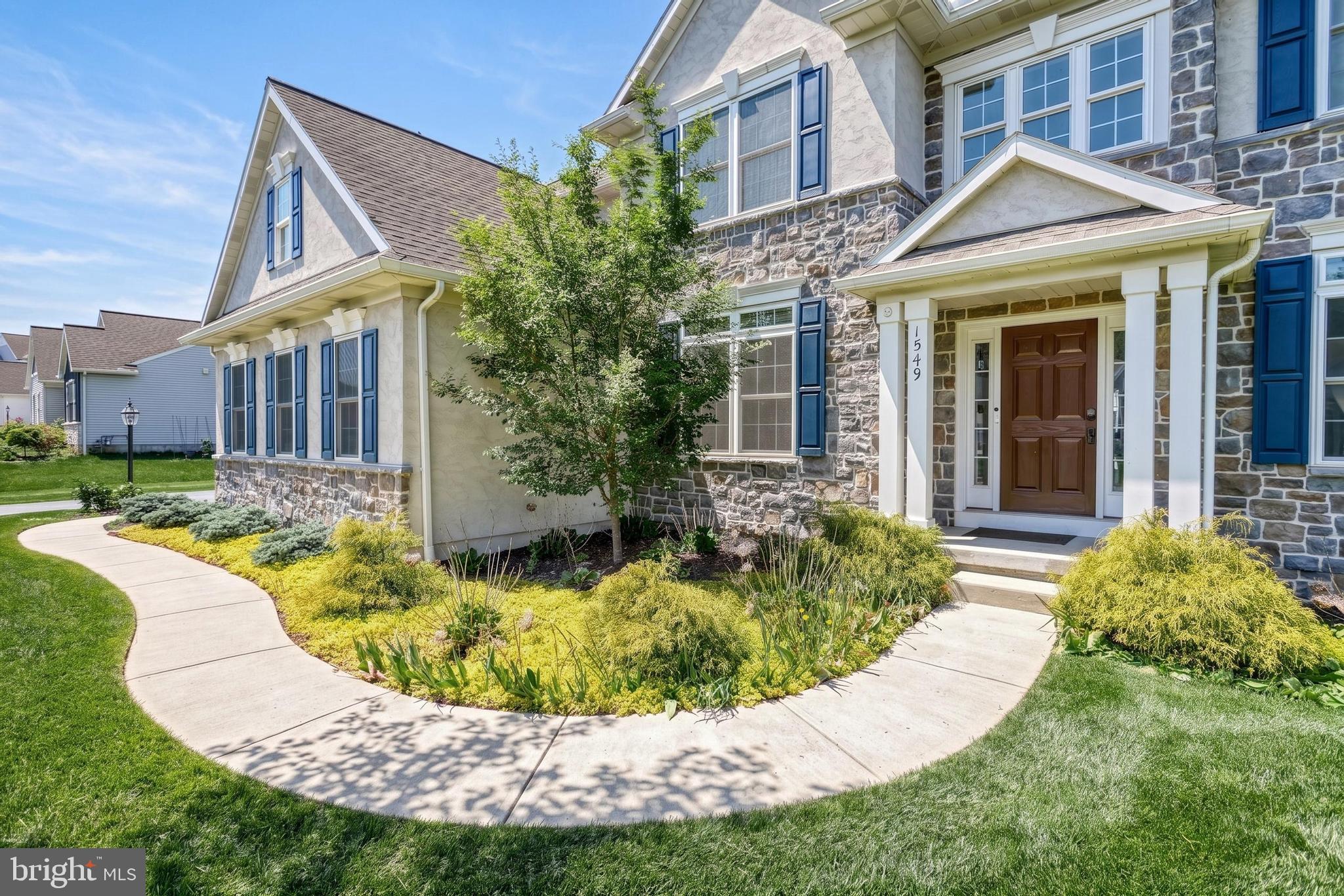 STRATHFORD MEADOWS - Residential