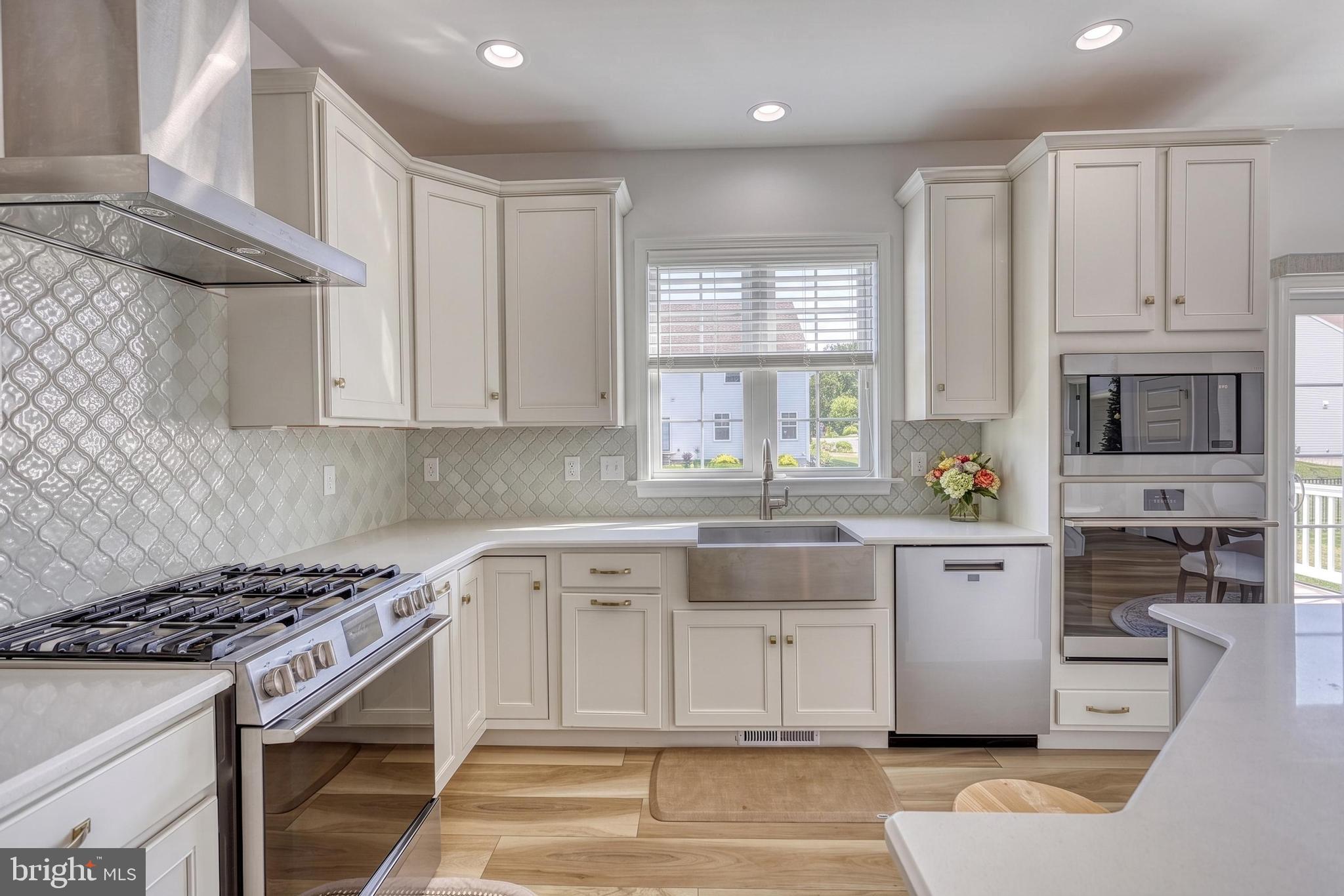 STRATHFORD MEADOWS - Residential