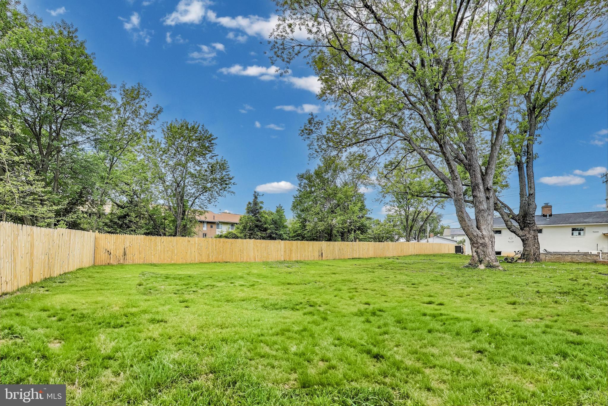 LANDSDOWNE - Residential