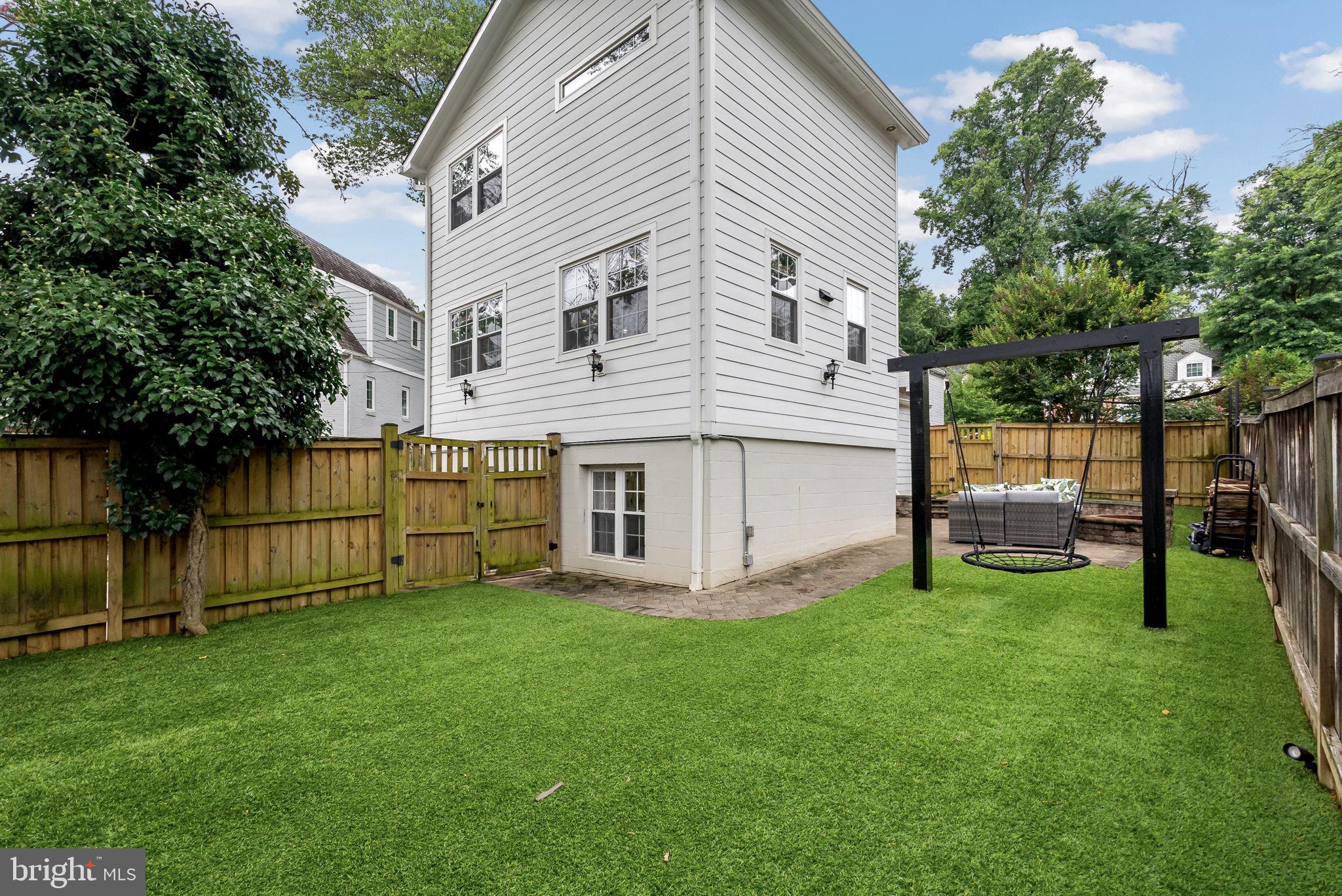 BEVERLY HILLS - Residential