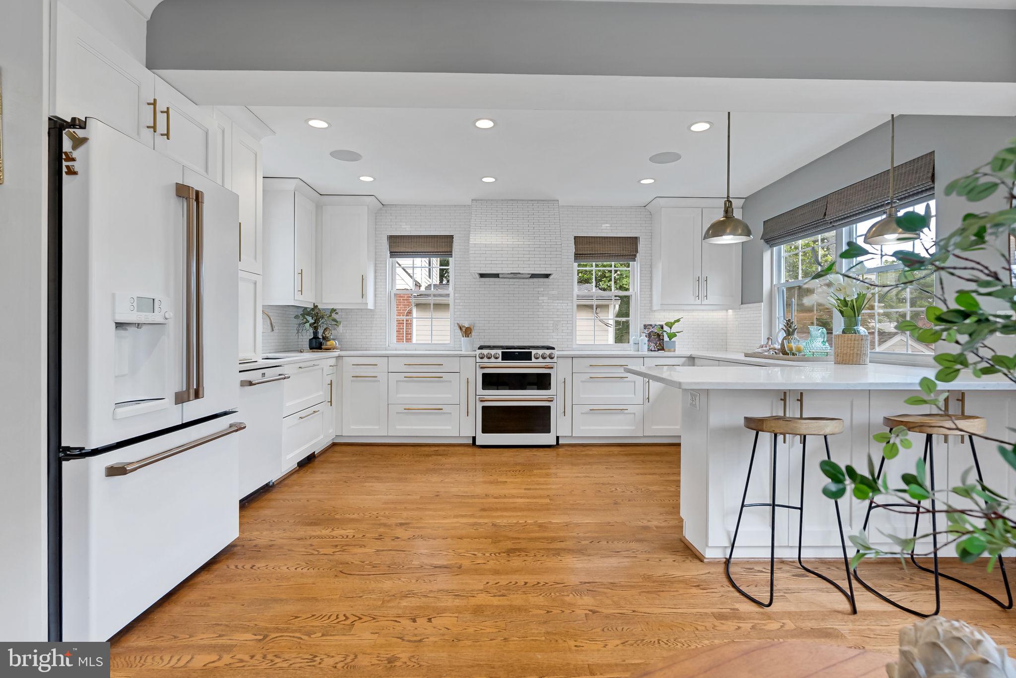 BEVERLY HILLS - Residential