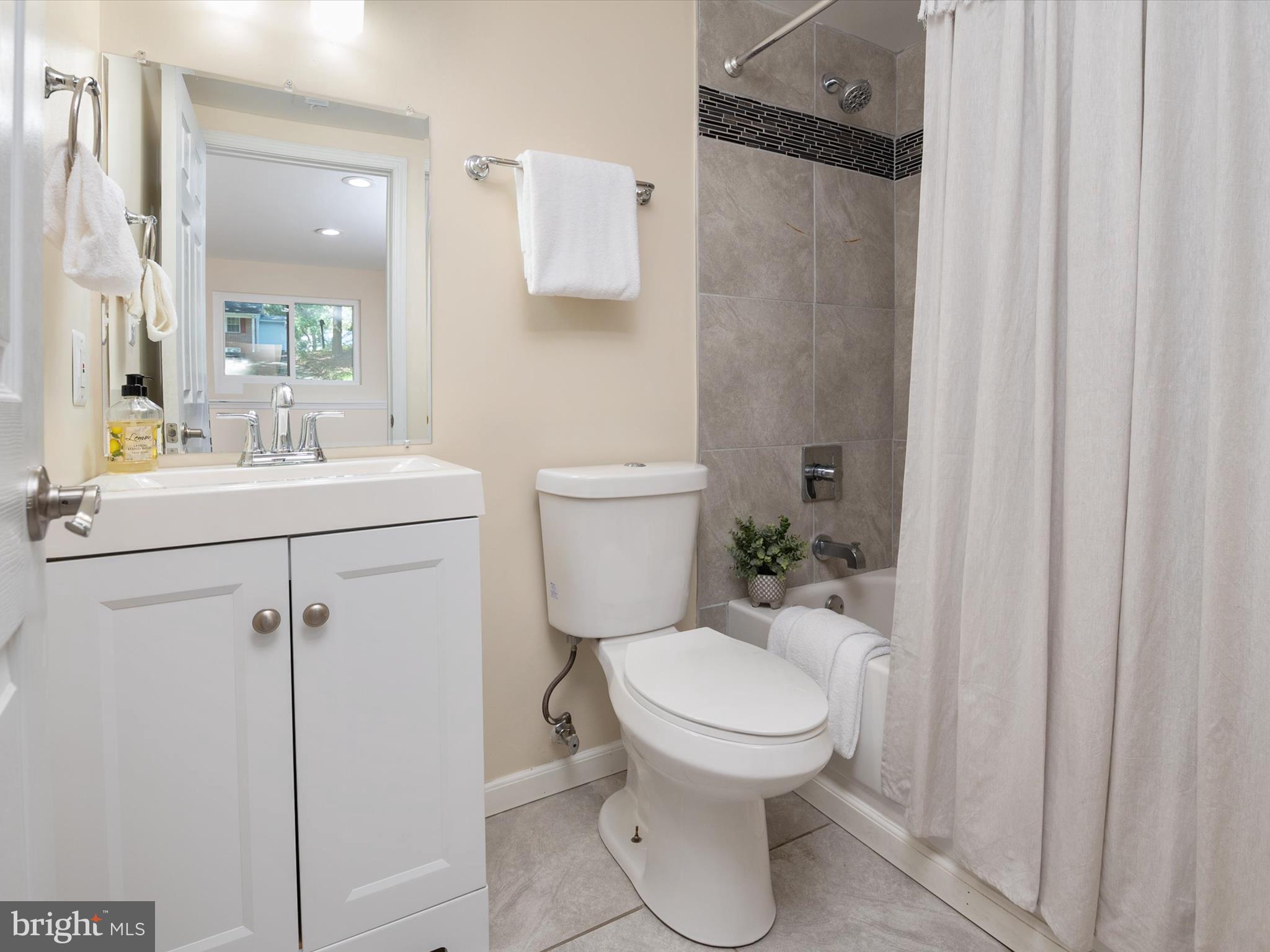 MCKINSEY WOODS - Residential