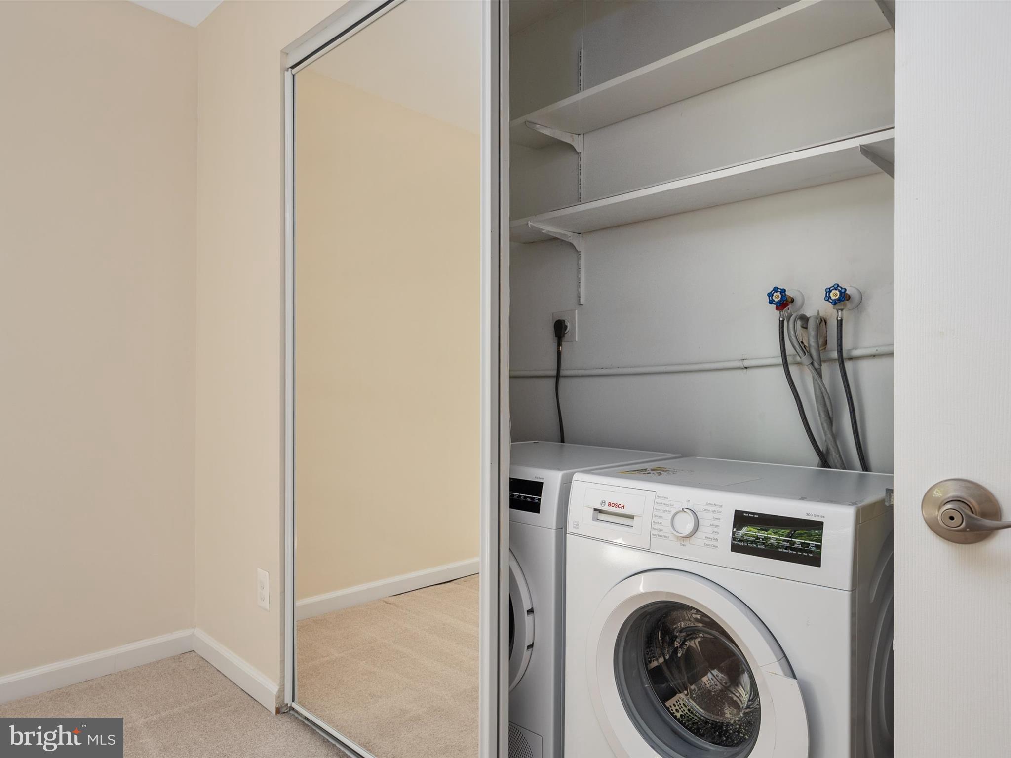 MCKINSEY WOODS - Residential