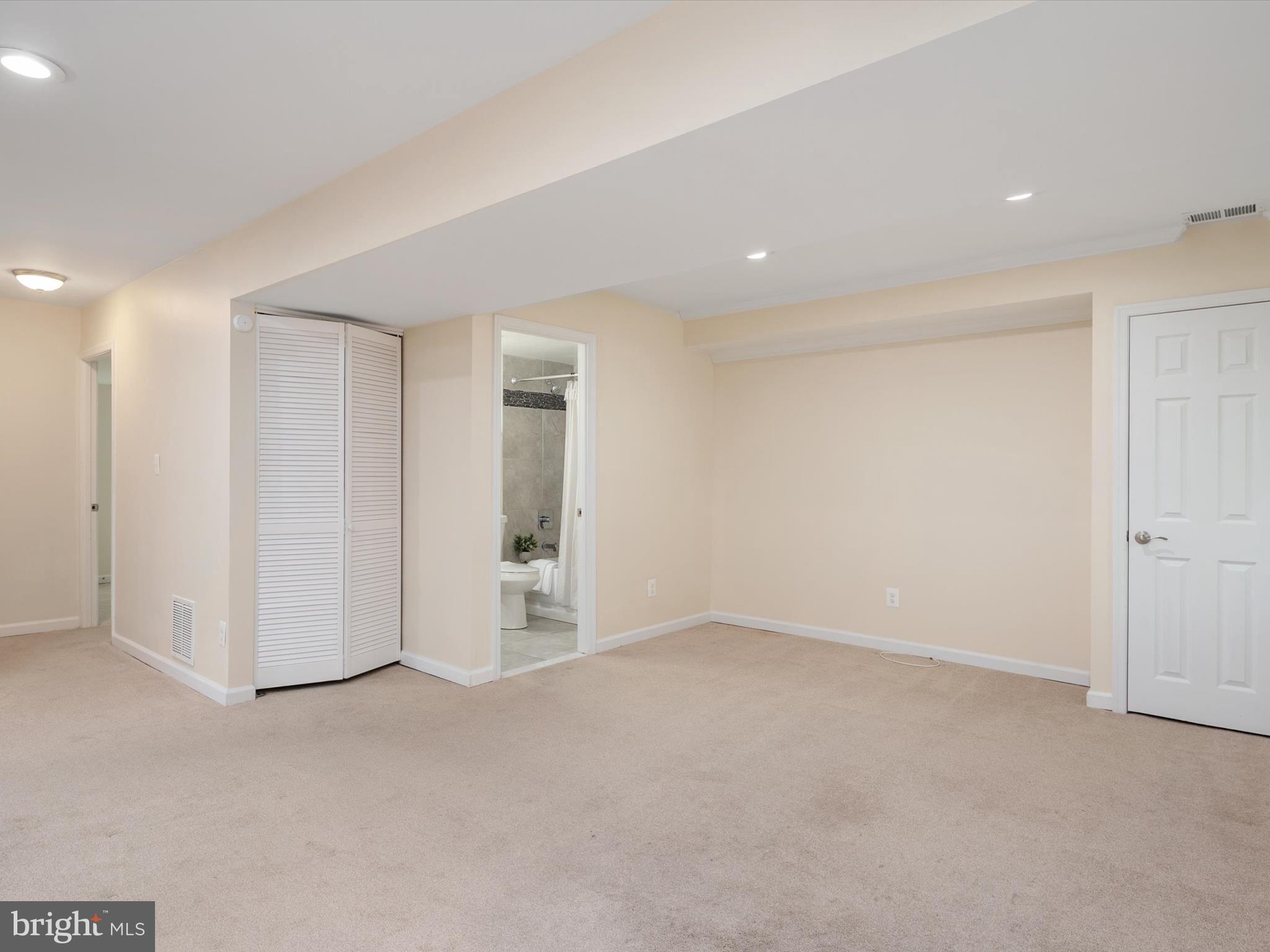 MCKINSEY WOODS - Residential