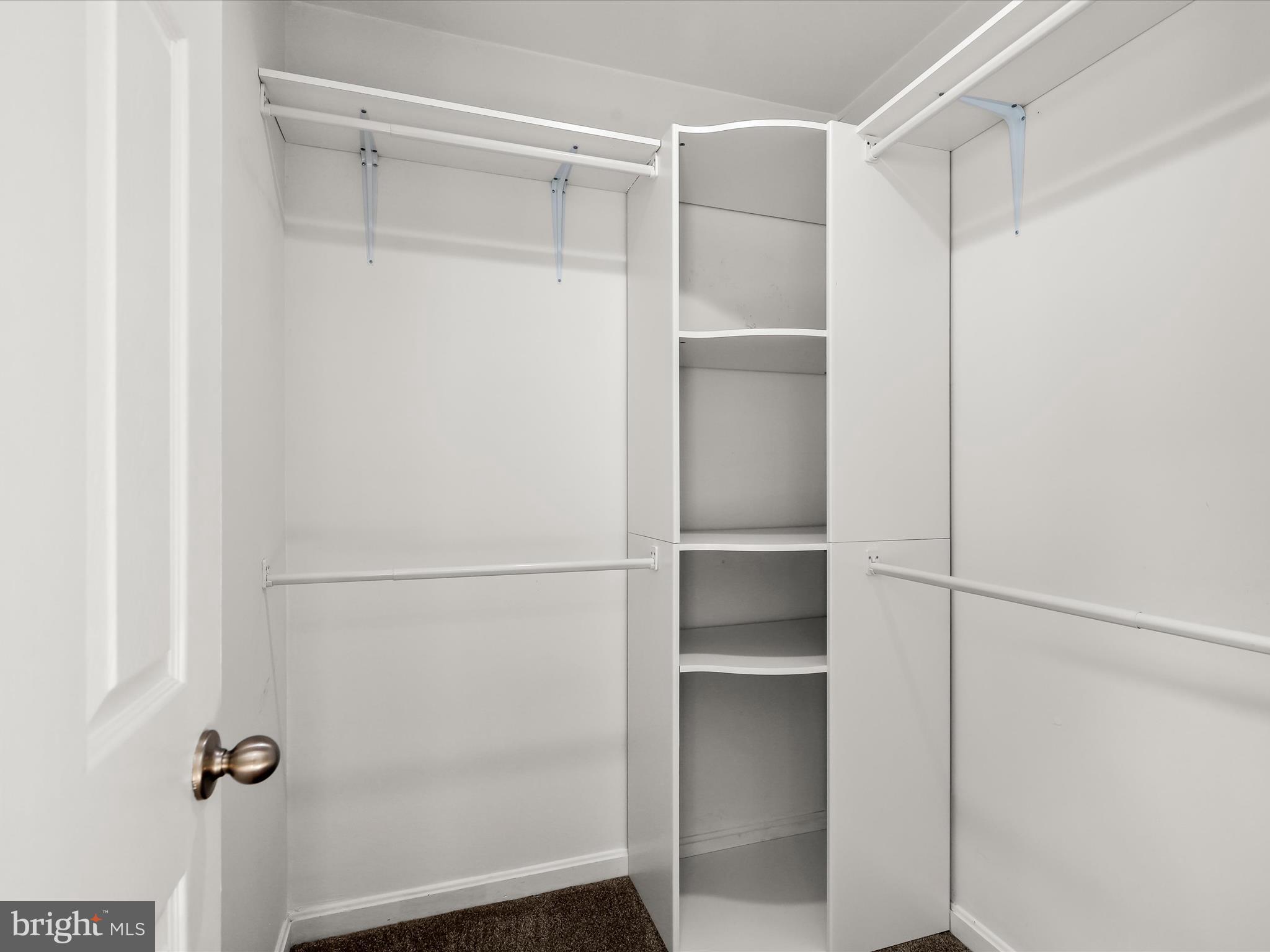 ROBIN MEADOWS - Residential