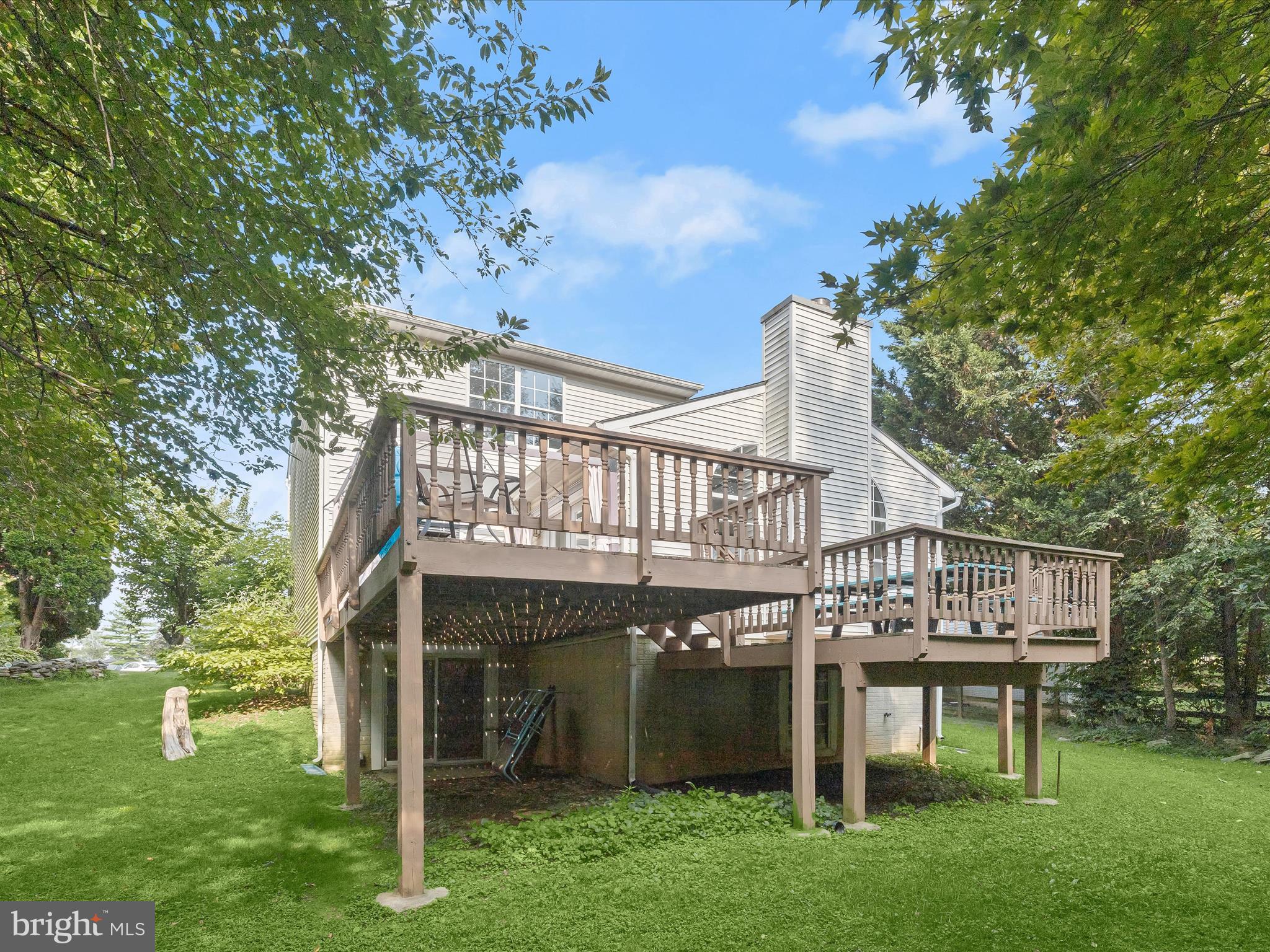 ROBIN MEADOWS - Residential