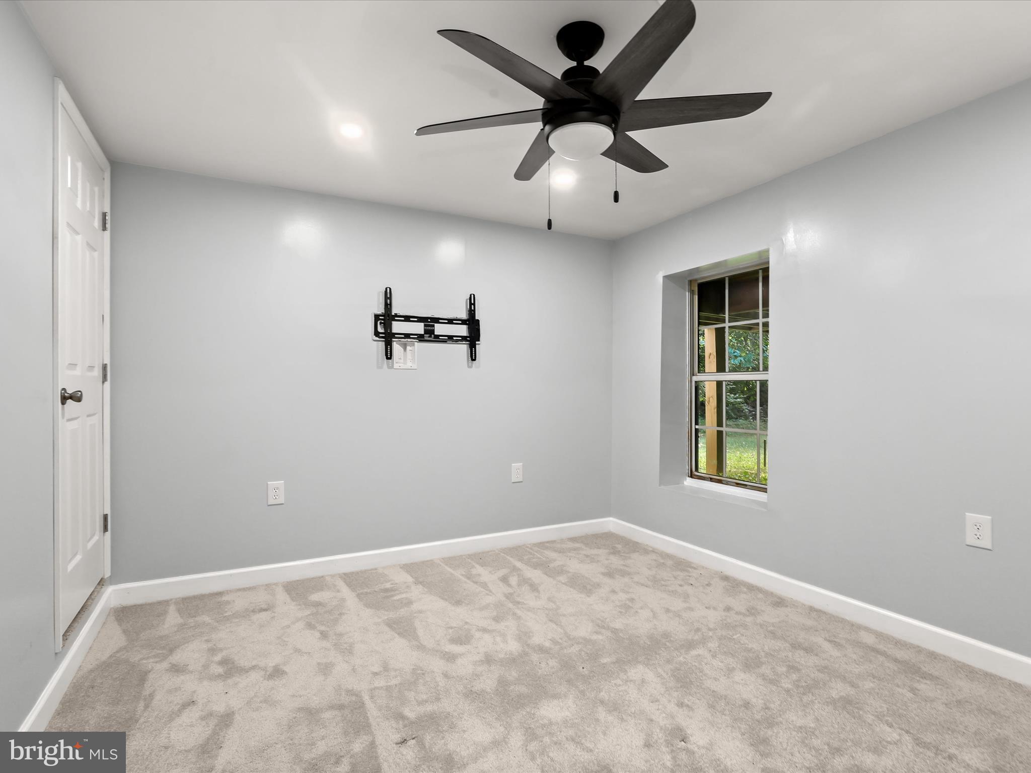 ROBIN MEADOWS - Residential