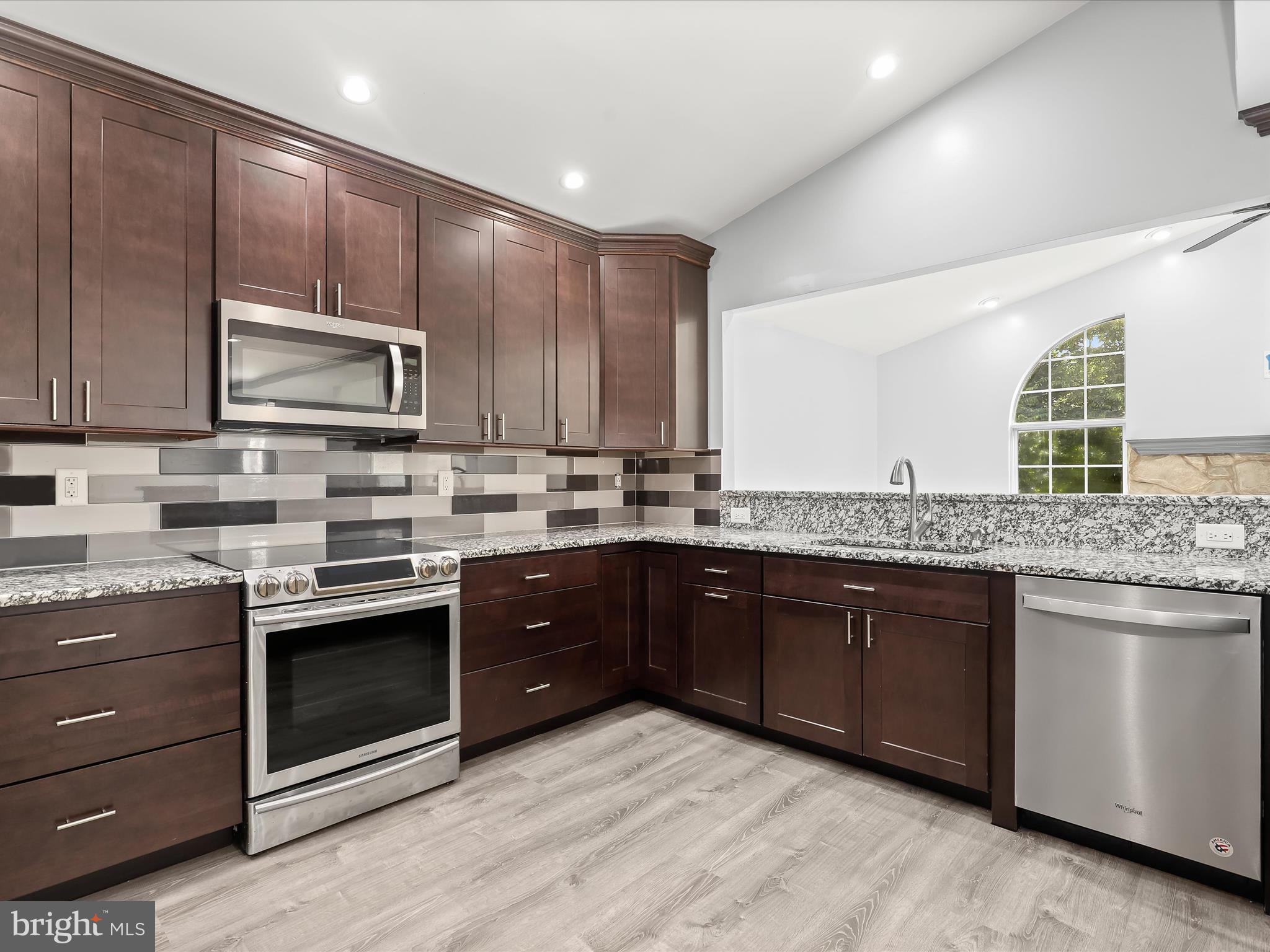 ROBIN MEADOWS - Residential