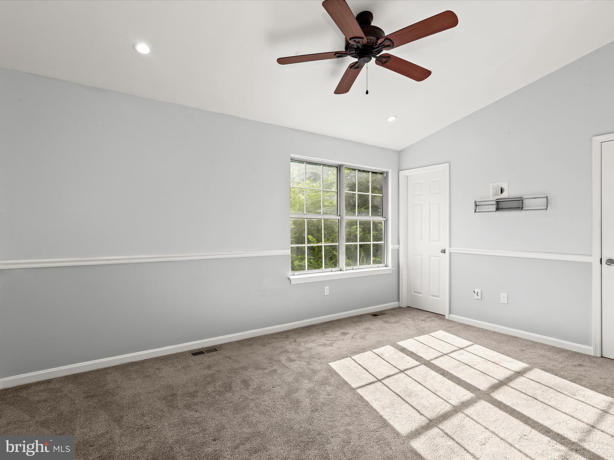 ROBIN MEADOWS - Residential