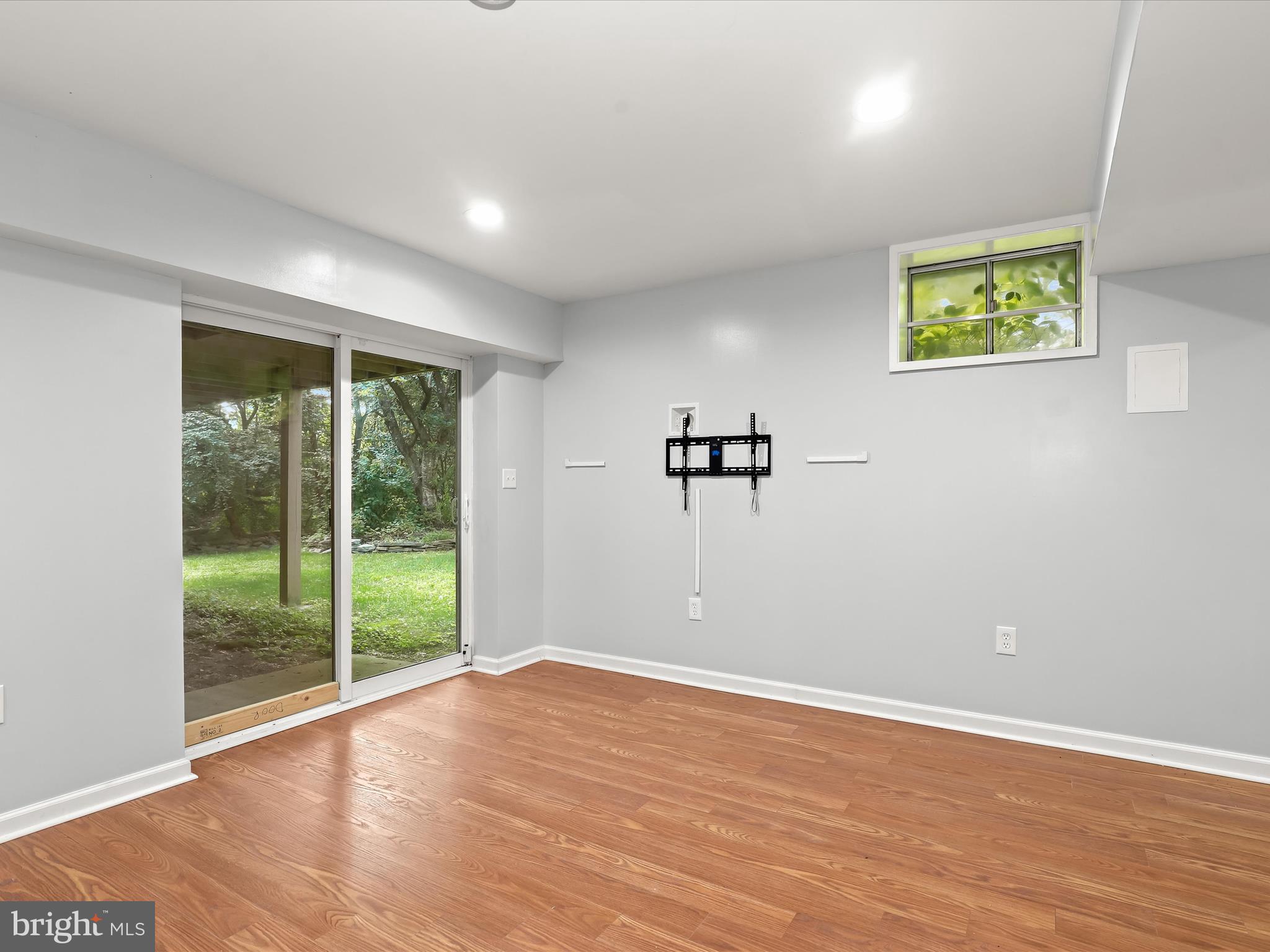 ROBIN MEADOWS - Residential