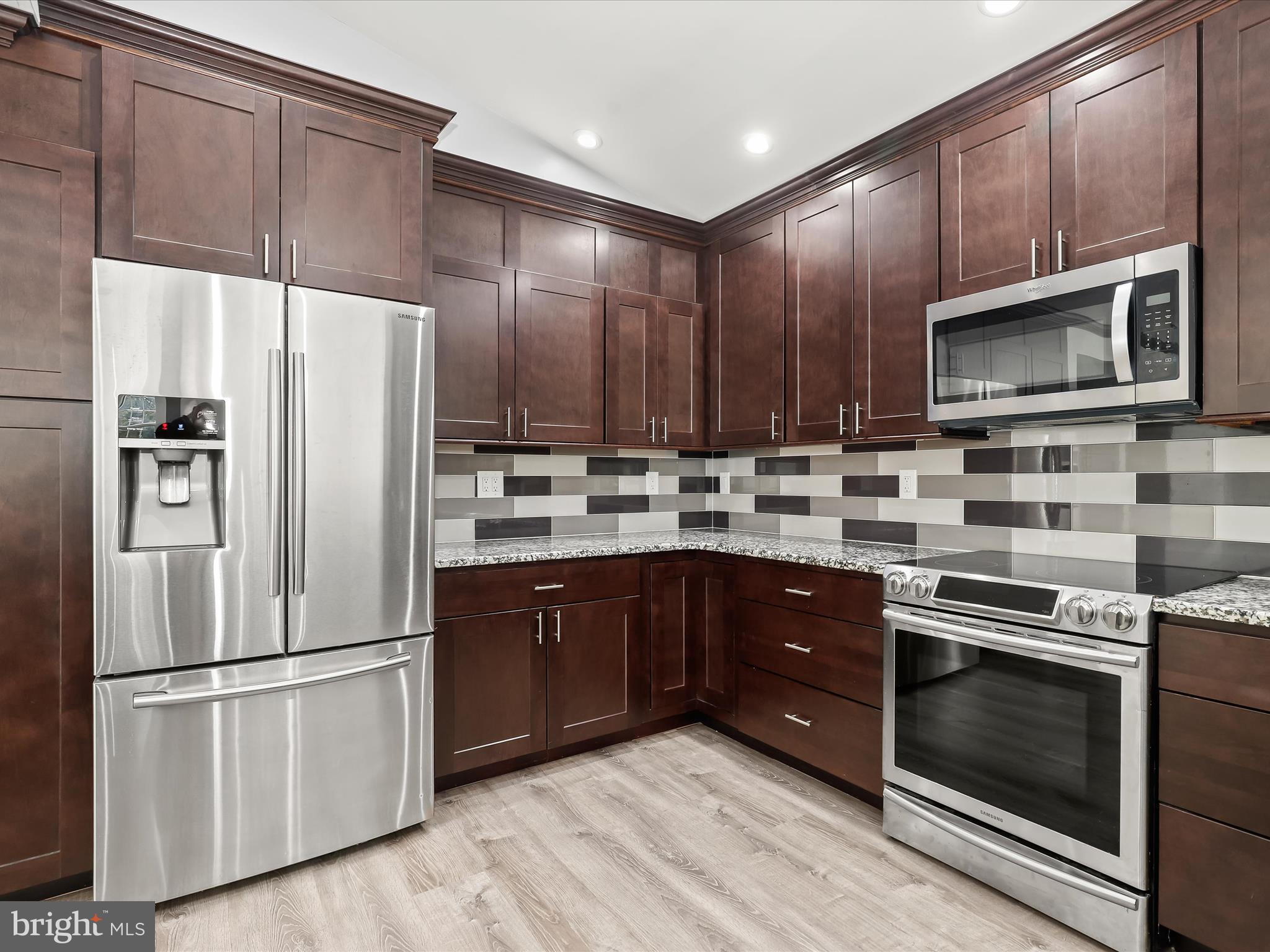 ROBIN MEADOWS - Residential