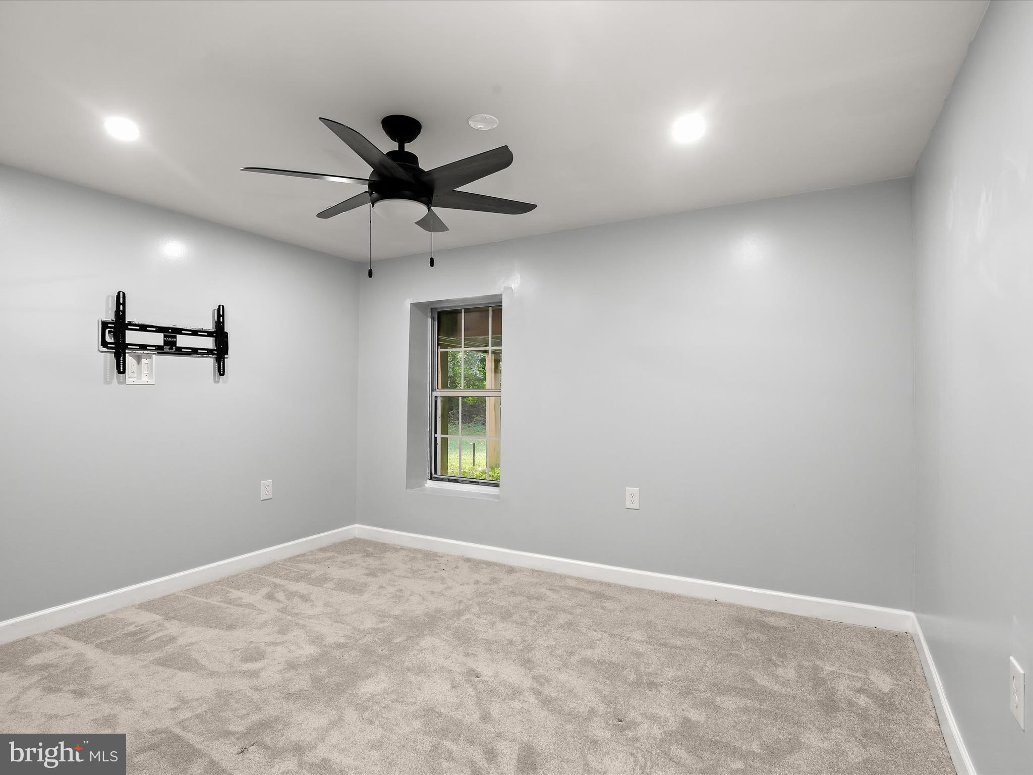 ROBIN MEADOWS - Residential