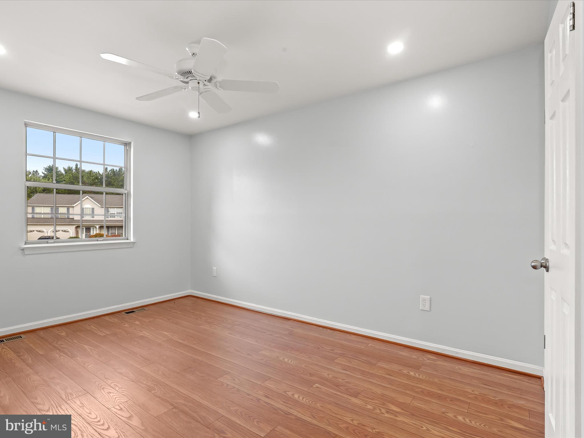 ROBIN MEADOWS - Residential