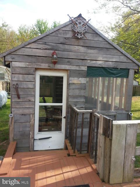 GOLDEN BEACH - Residential