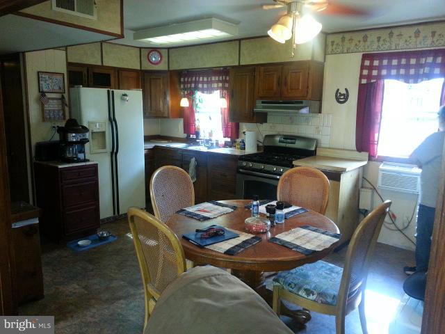 GOLDEN BEACH - Residential