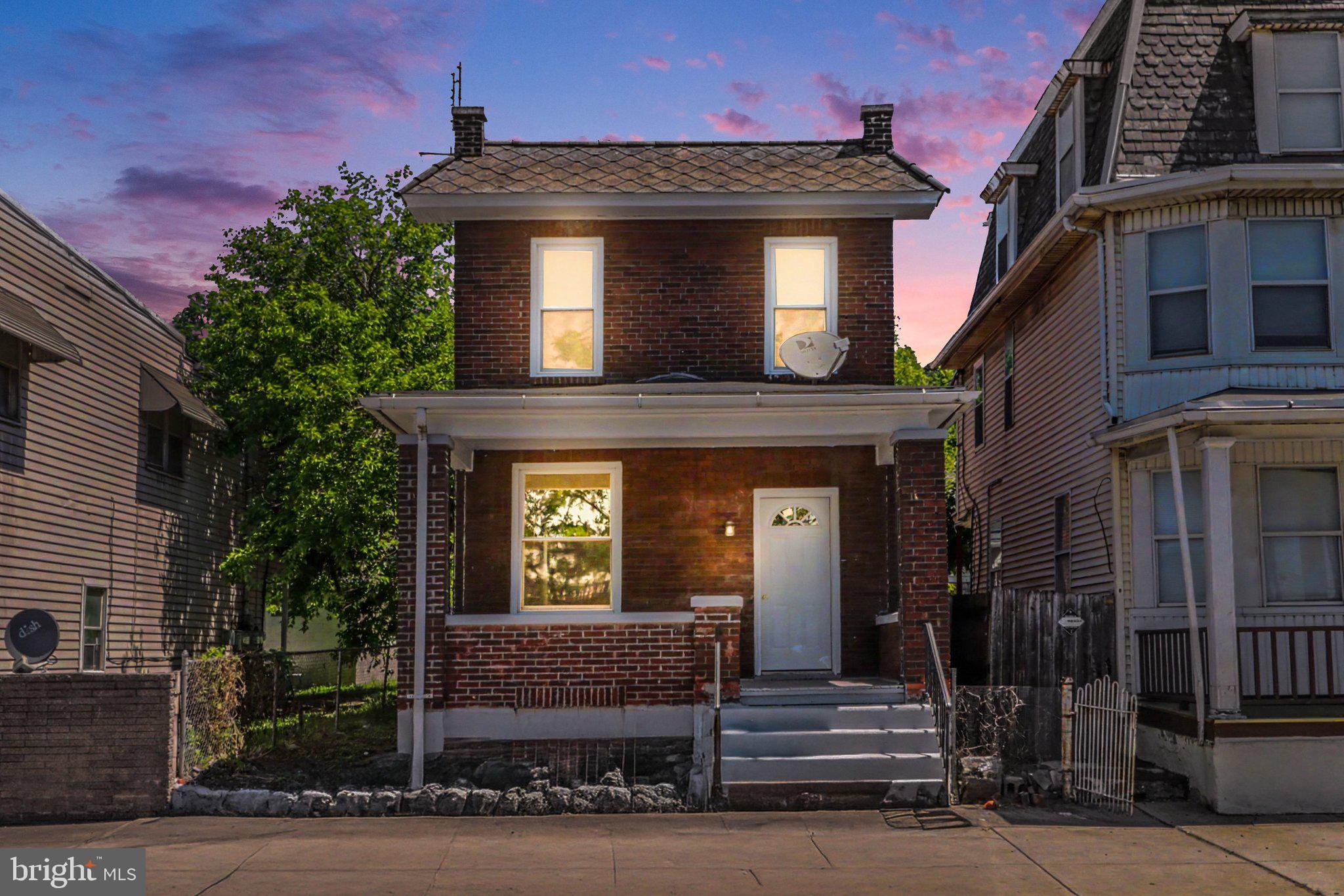 547 S FRONT STREET