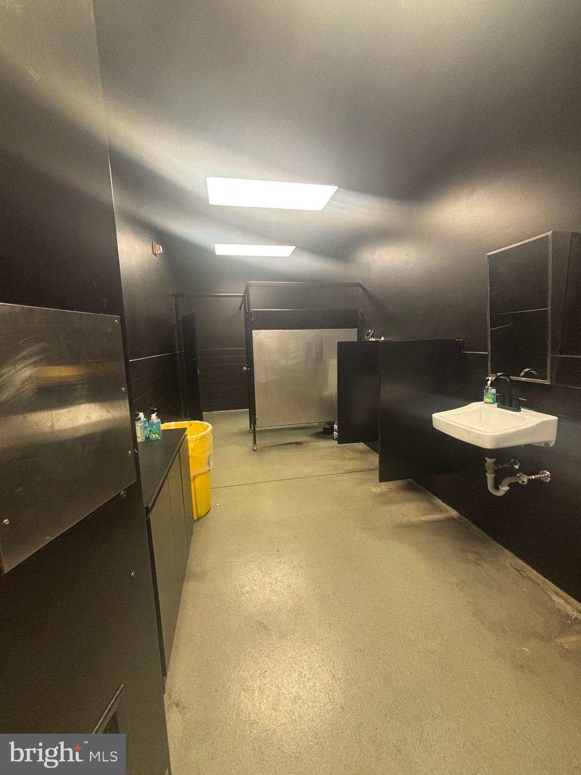 WEST END LANCASTER - Commercial Sale