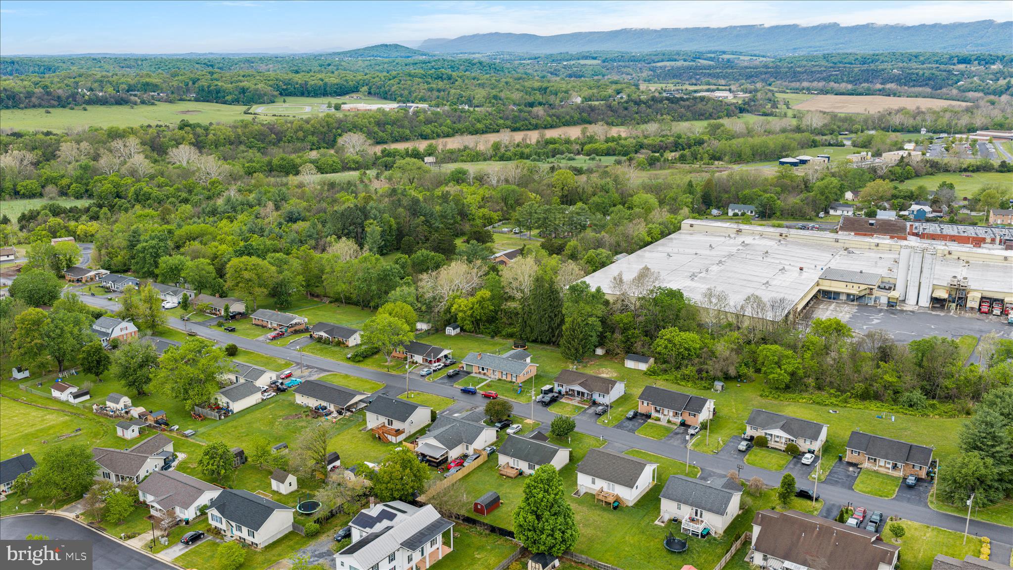 THE SHERRY YEAKLE - Residential