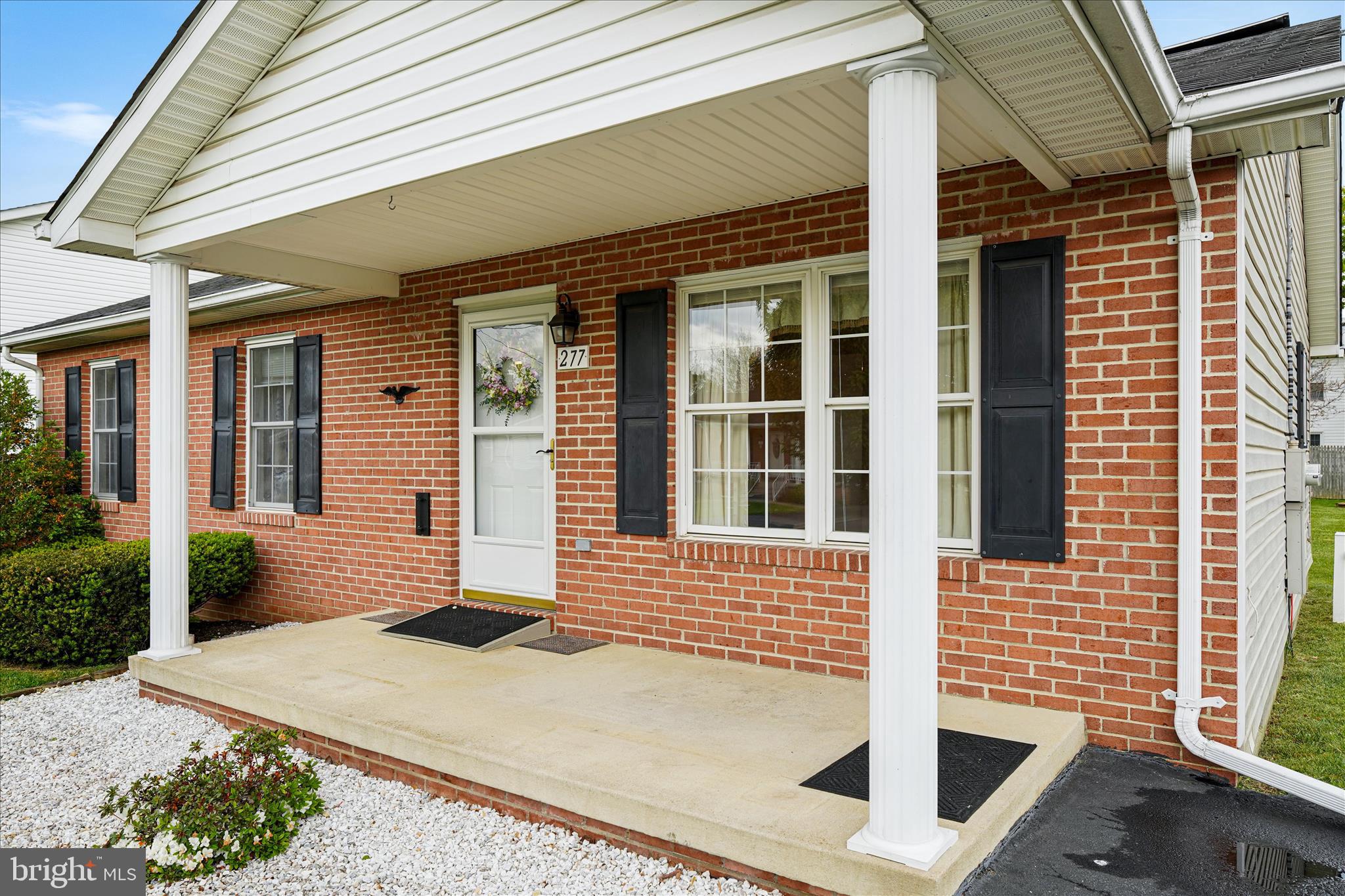 THE SHERRY YEAKLE - Residential