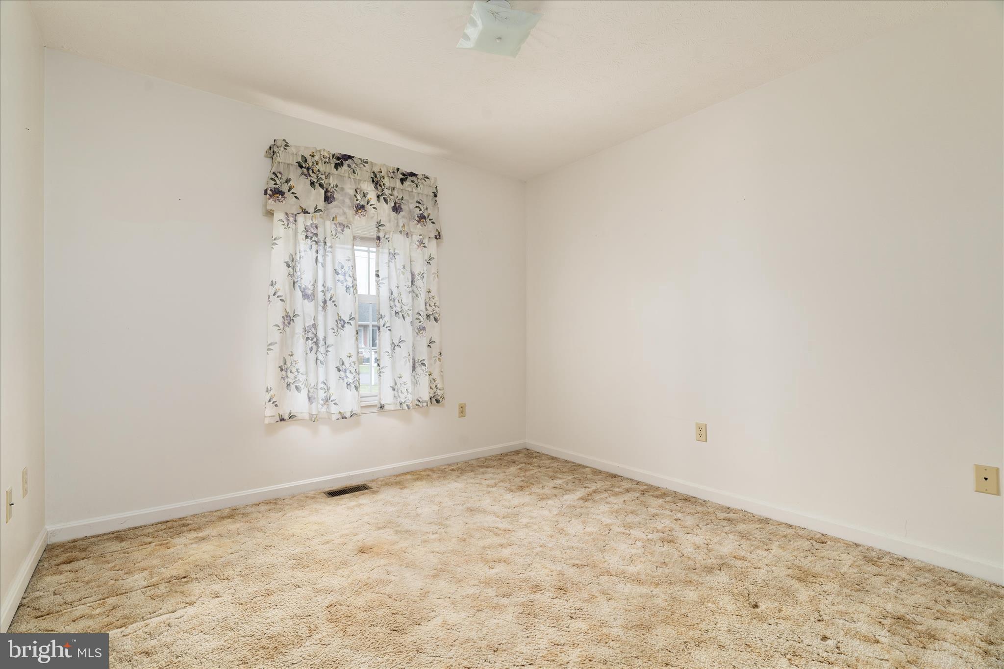 THE SHERRY YEAKLE - Residential