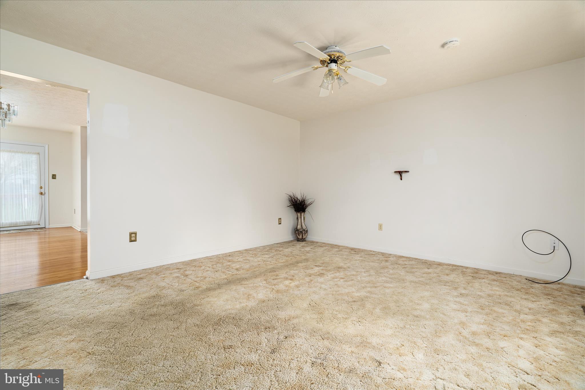 THE SHERRY YEAKLE - Residential