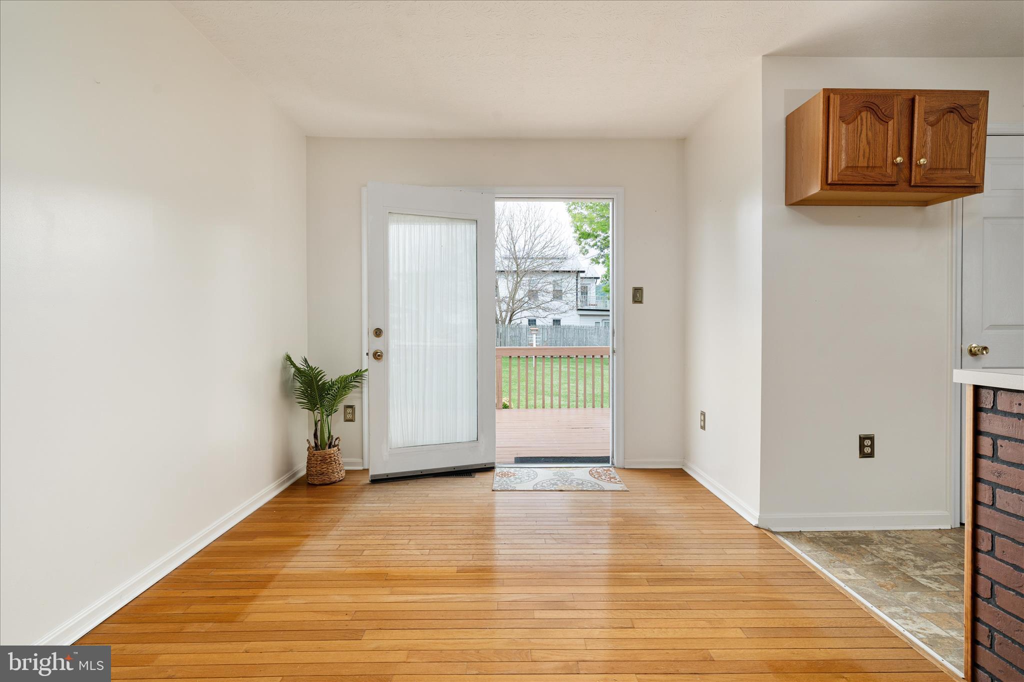 THE SHERRY YEAKLE - Residential