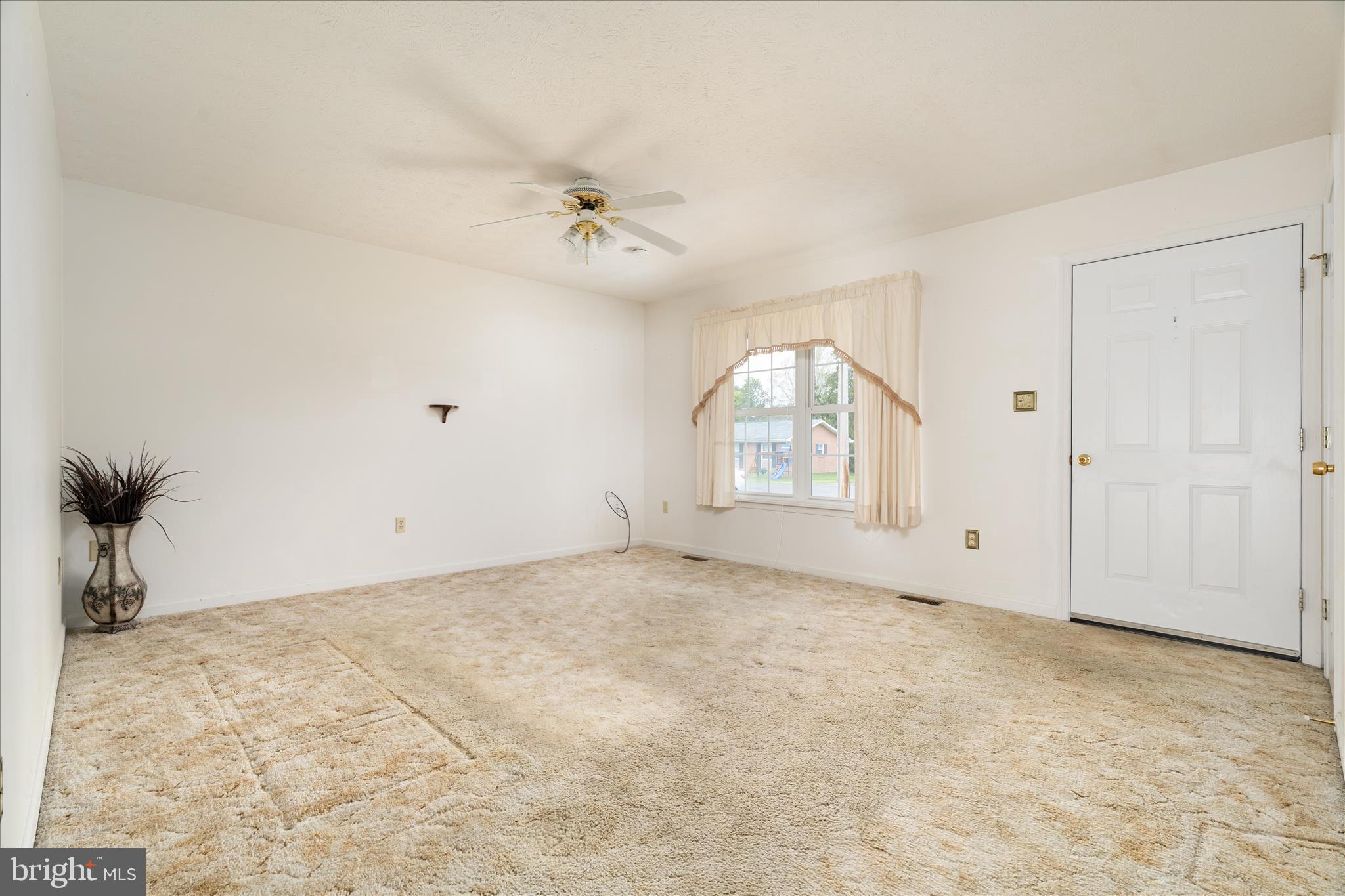 THE SHERRY YEAKLE - Residential