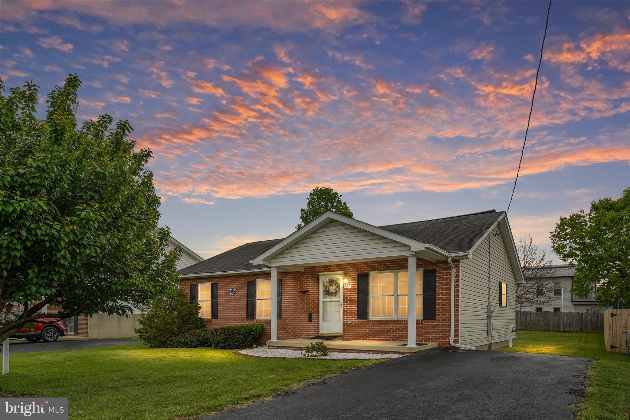 THE SHERRY YEAKLE - Residential